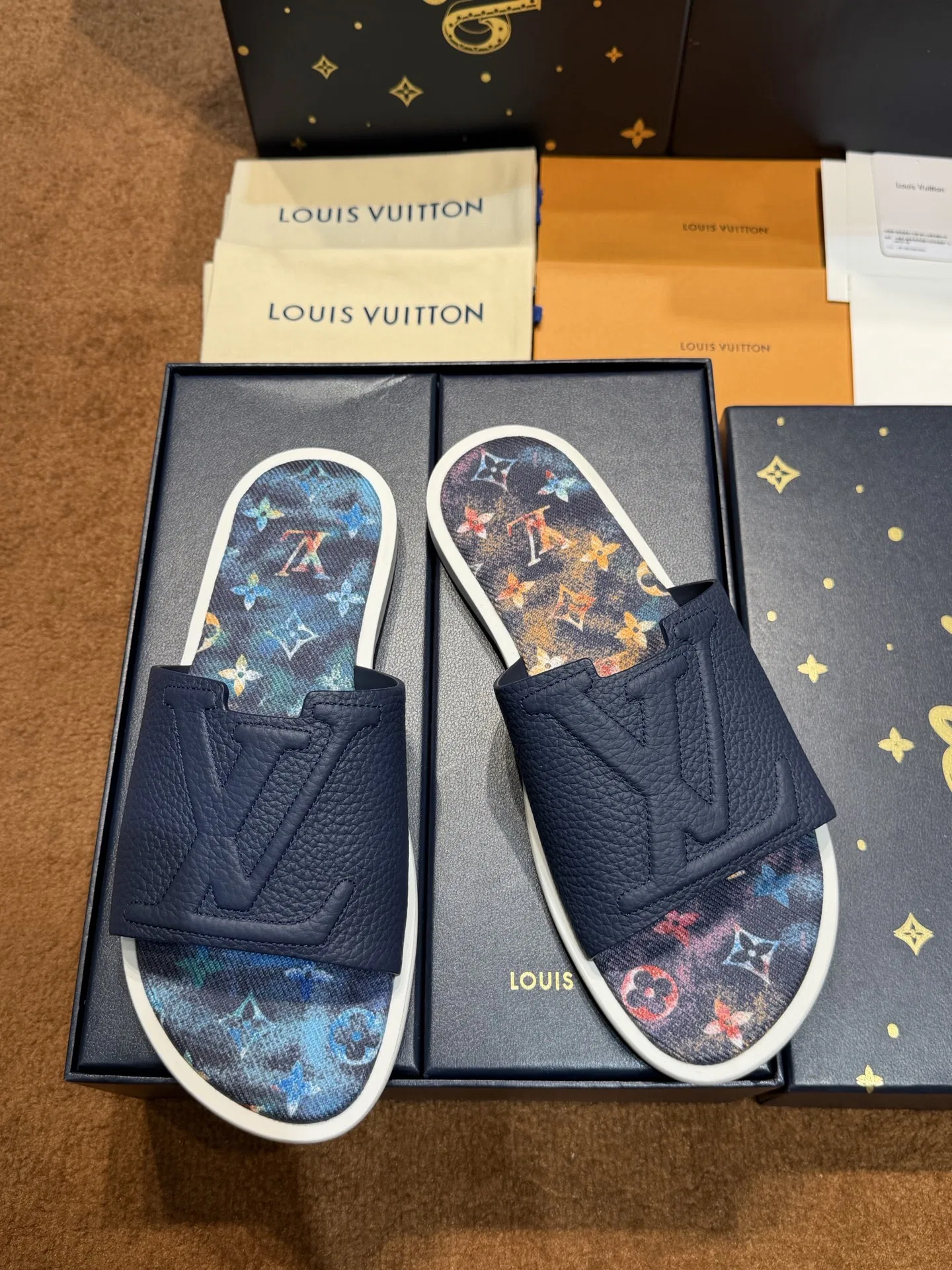 LV 27FW QVUSQNN 206 슬리퍼 12
