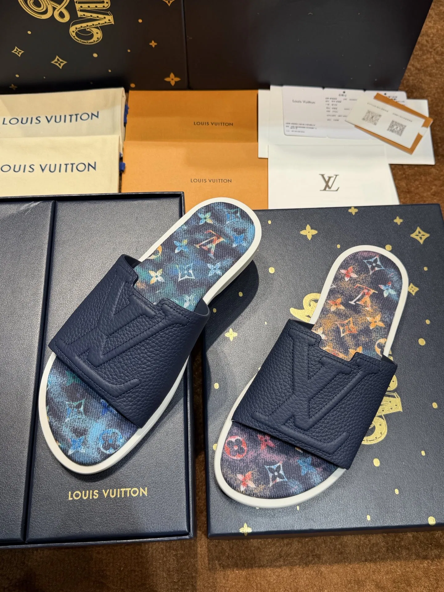 LV 27FW QVUSQNN 206 슬리퍼 13