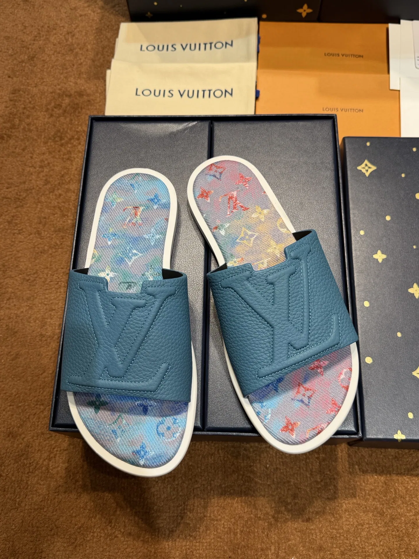 LV 27FW QVUSQNN 206 슬리퍼 18