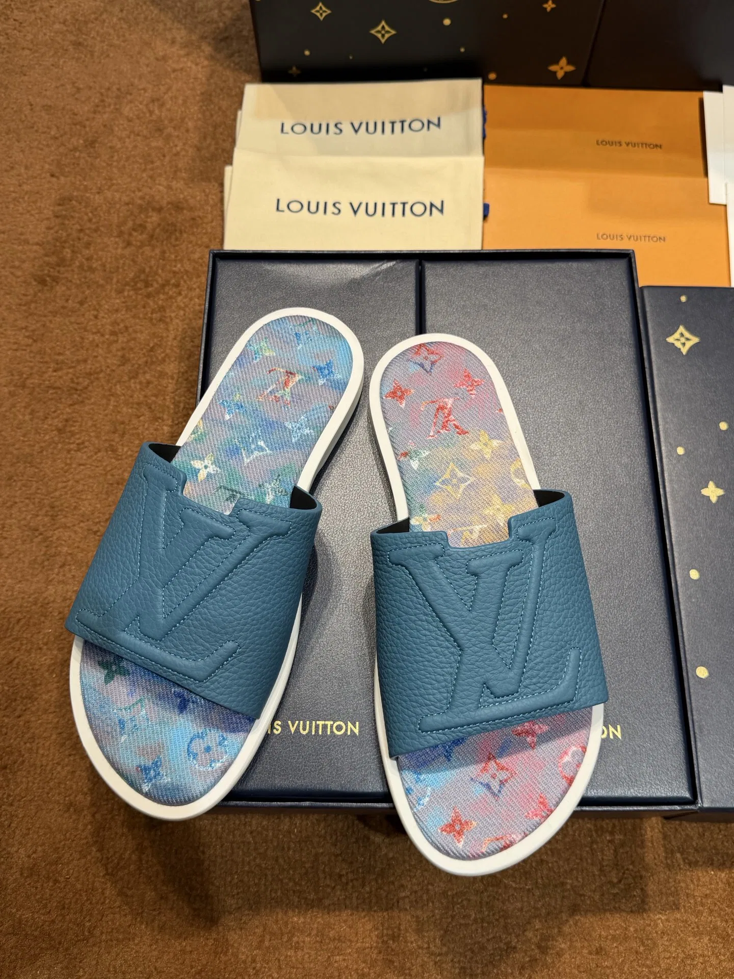 LV 27FW QVUSQNN 206 슬리퍼 21