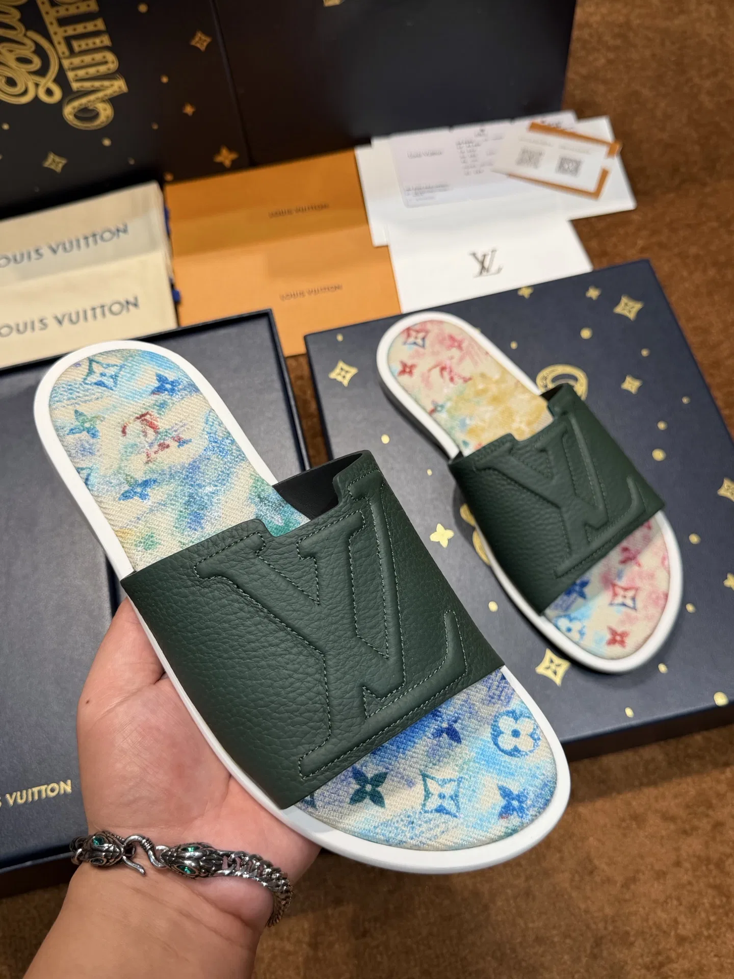 LV 27FW QVUSQNN 206 슬리퍼 30
