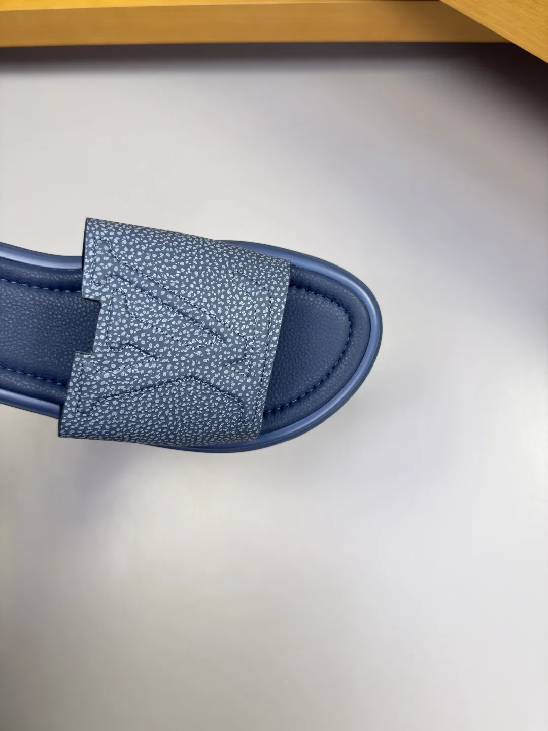 LV 27FW QVUSQNN 207 슬리퍼 22