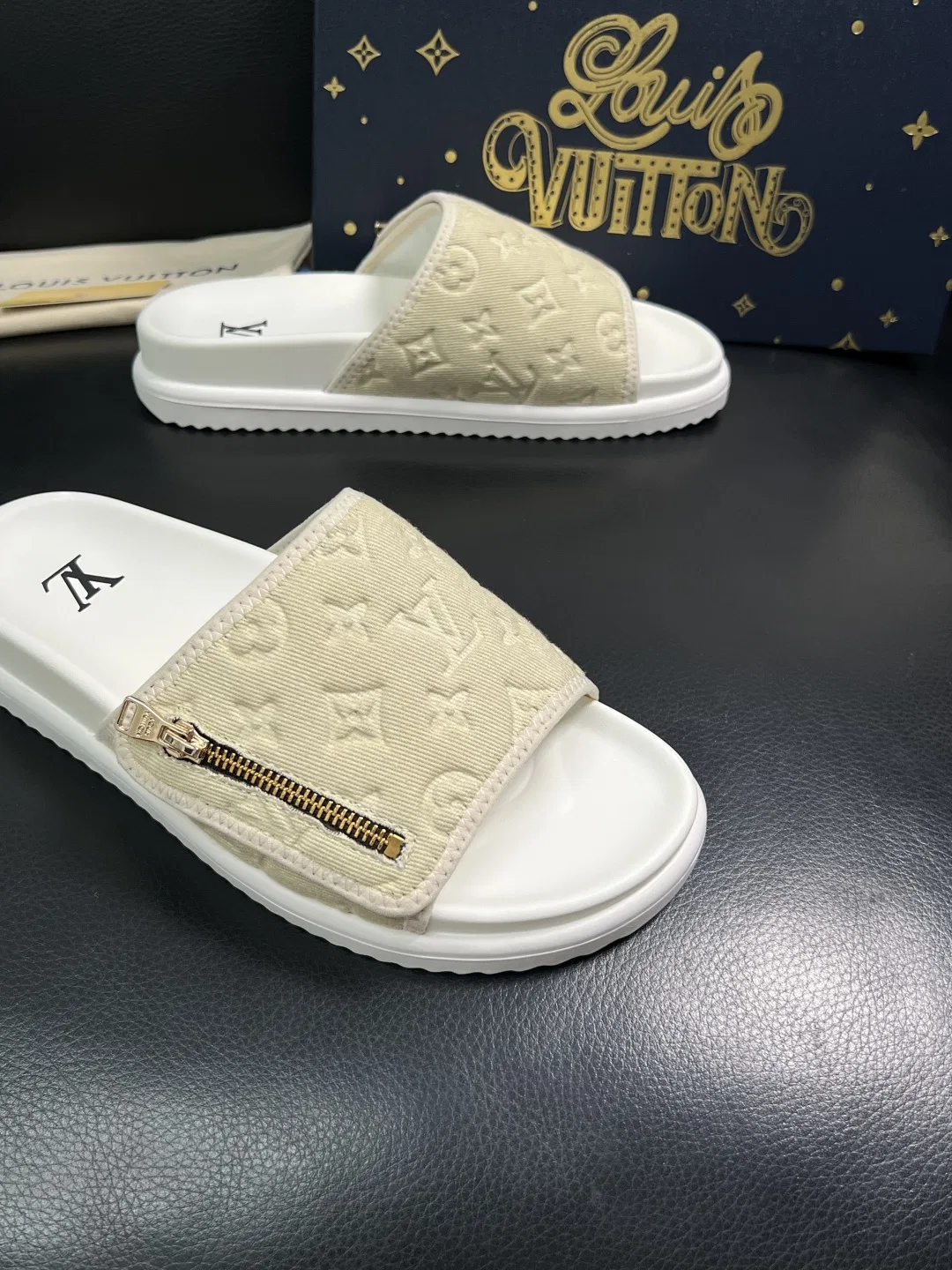 LV 27FW QVUSQNN 223 슬리퍼 15