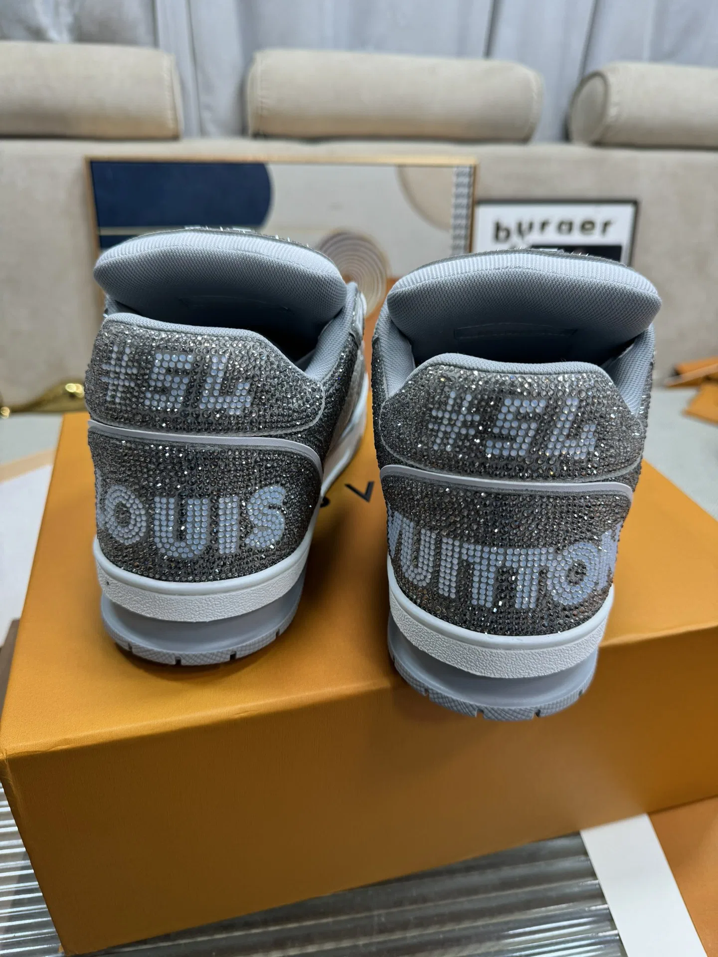 LV 27FW QVUSQNN 225 스니커즈 9