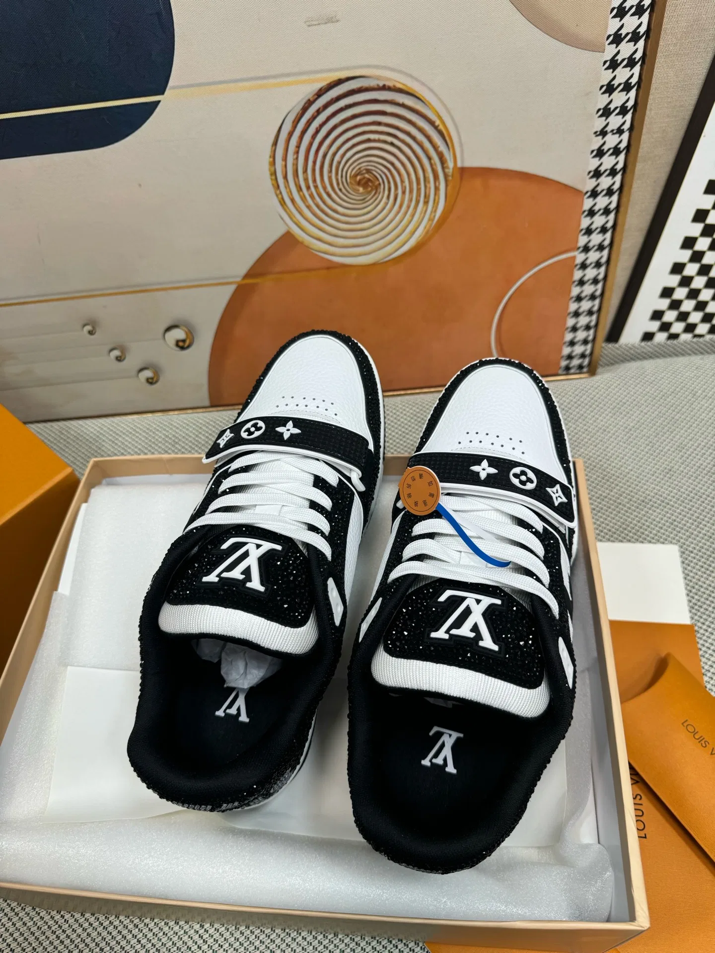 LV 27FW QVUSQNN 225 스니커즈 20