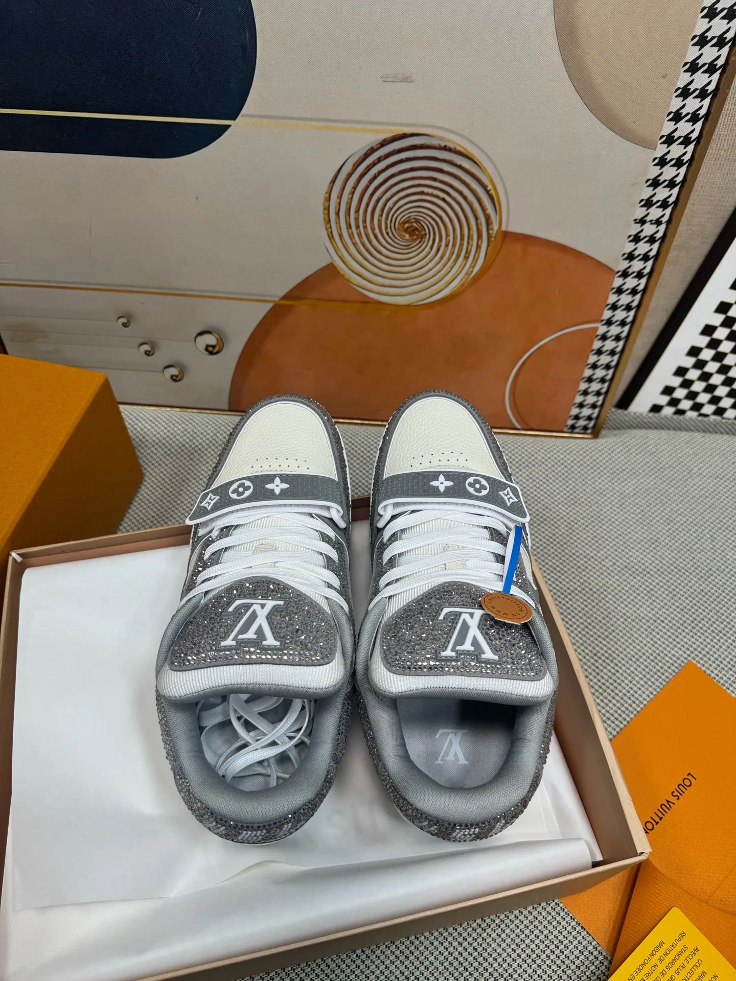 LV 27FW QVUSQNN 225 스니커즈 29