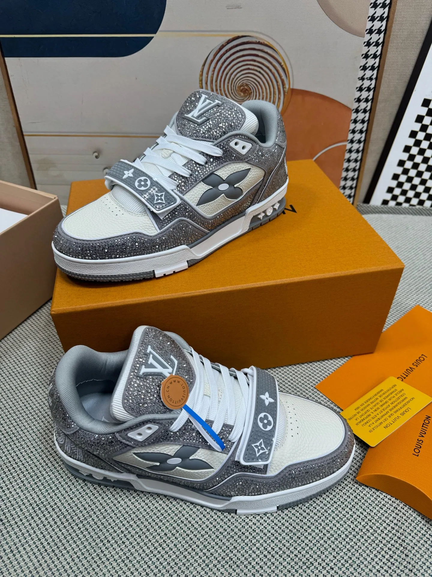 LV 27FW QVUSQNN 225 스니커즈 30