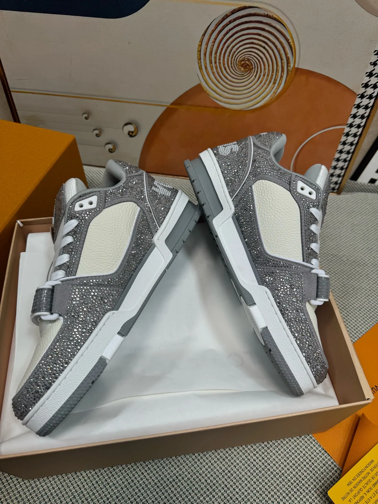 LV 27FW QVUSQNN 225 스니커즈 31