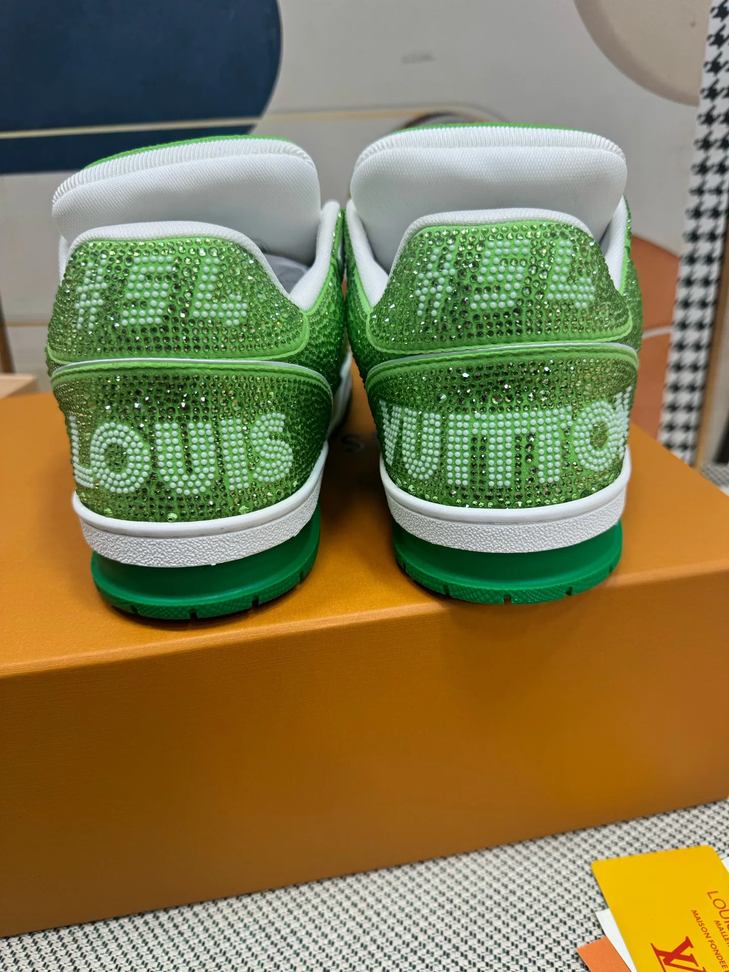 LV 27FW QVUSQNN 225 스니커즈 44