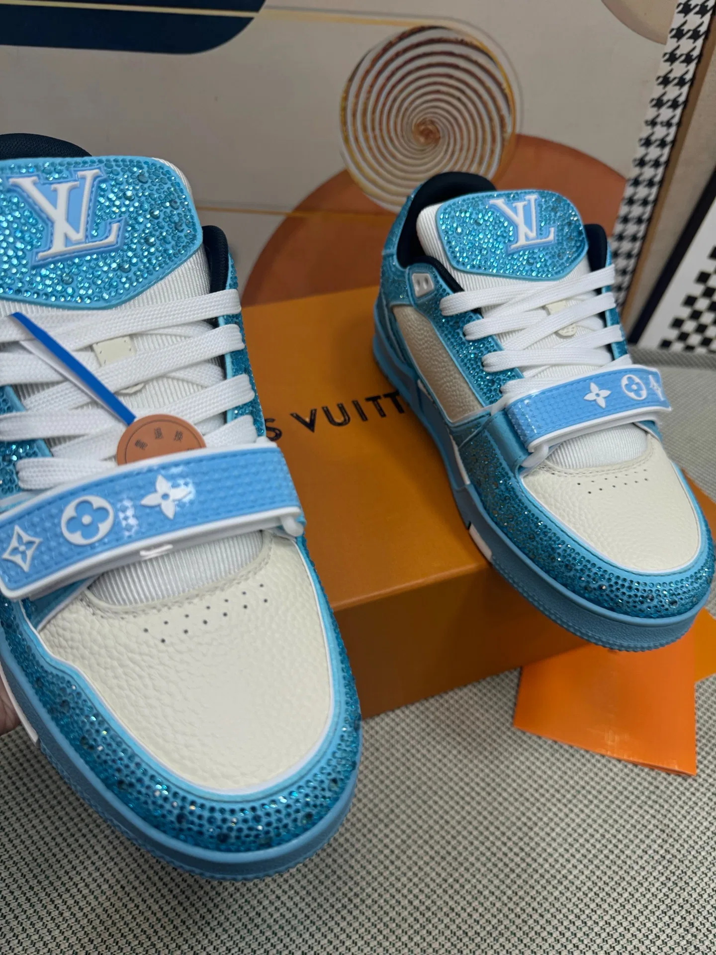 LV 27FW QVUSQNN 225 스니커즈 50