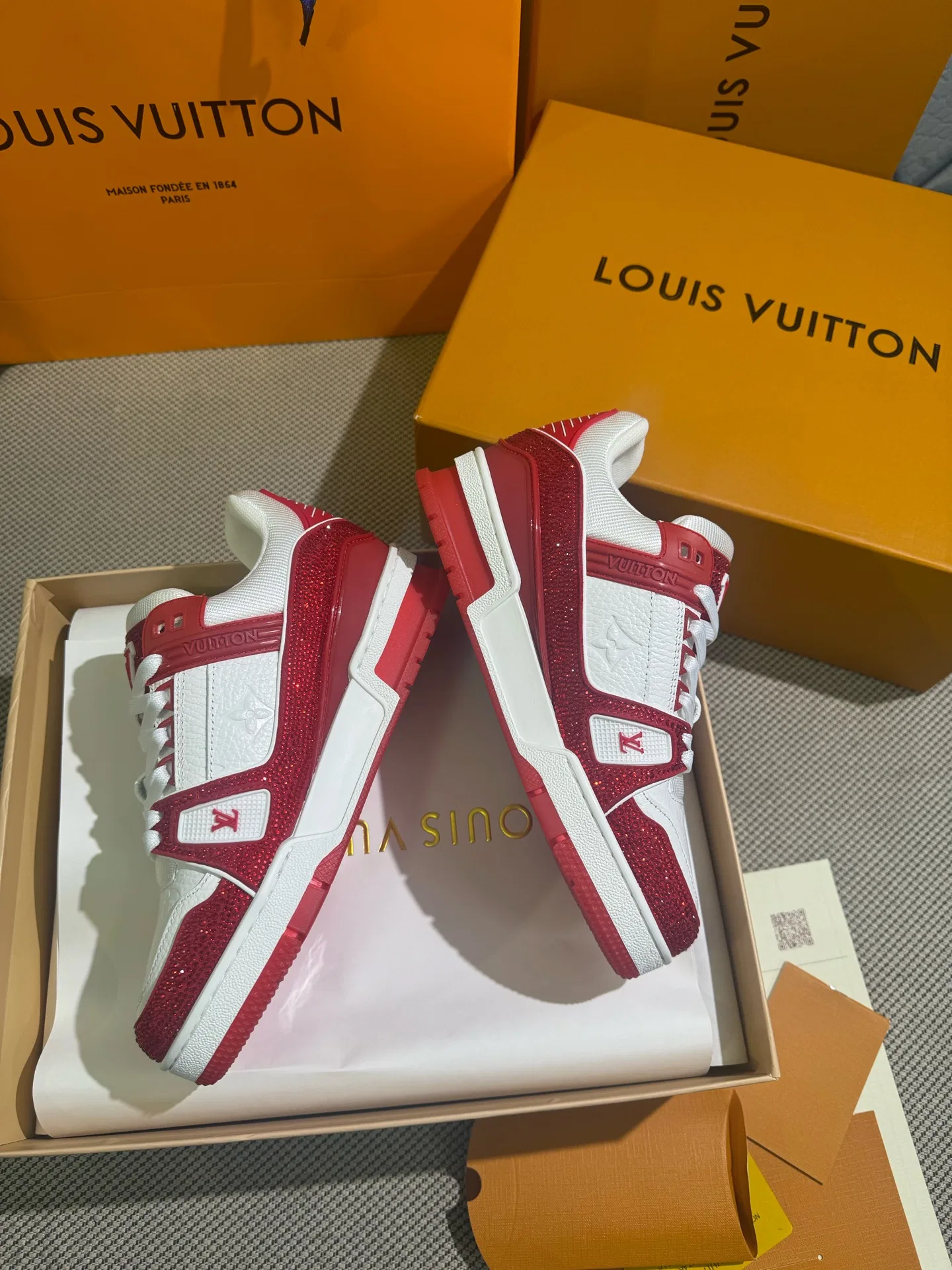 LV 27FW QVUSQNN 225 스니커즈 56