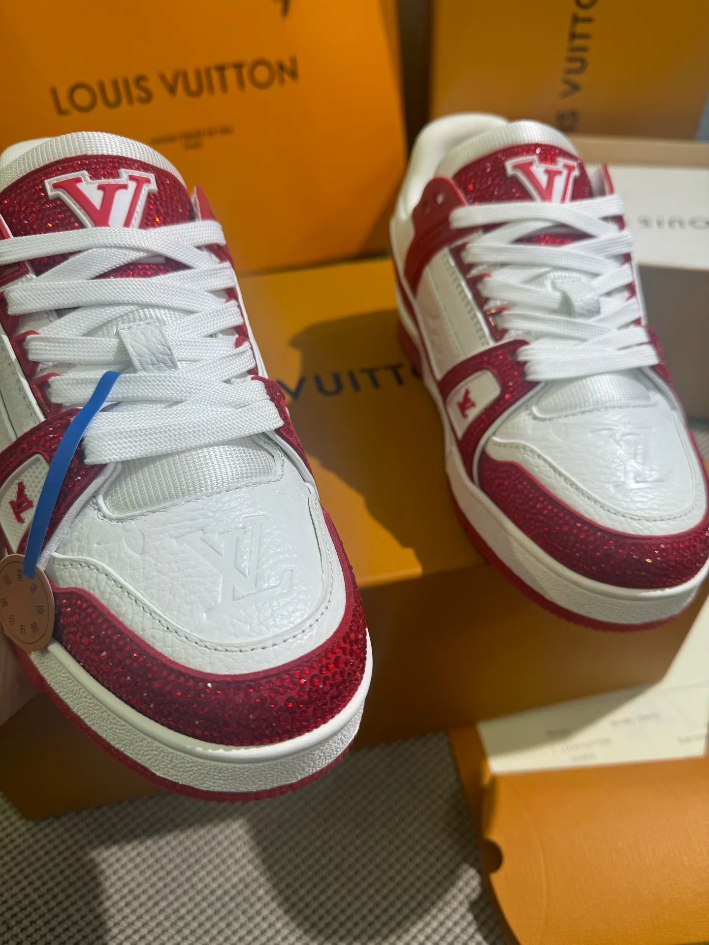 LV 27FW QVUSQNN 225 스니커즈 57