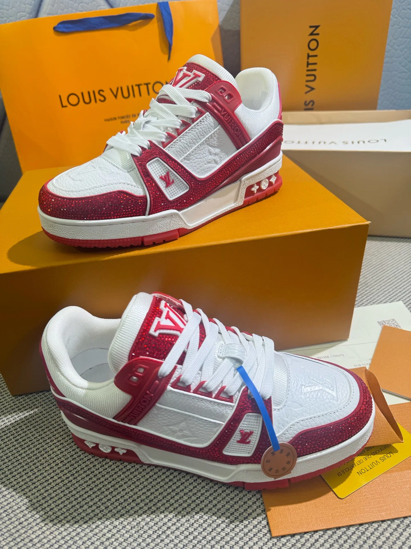 LV 27FW QVUSQNN 225 스니커즈 61