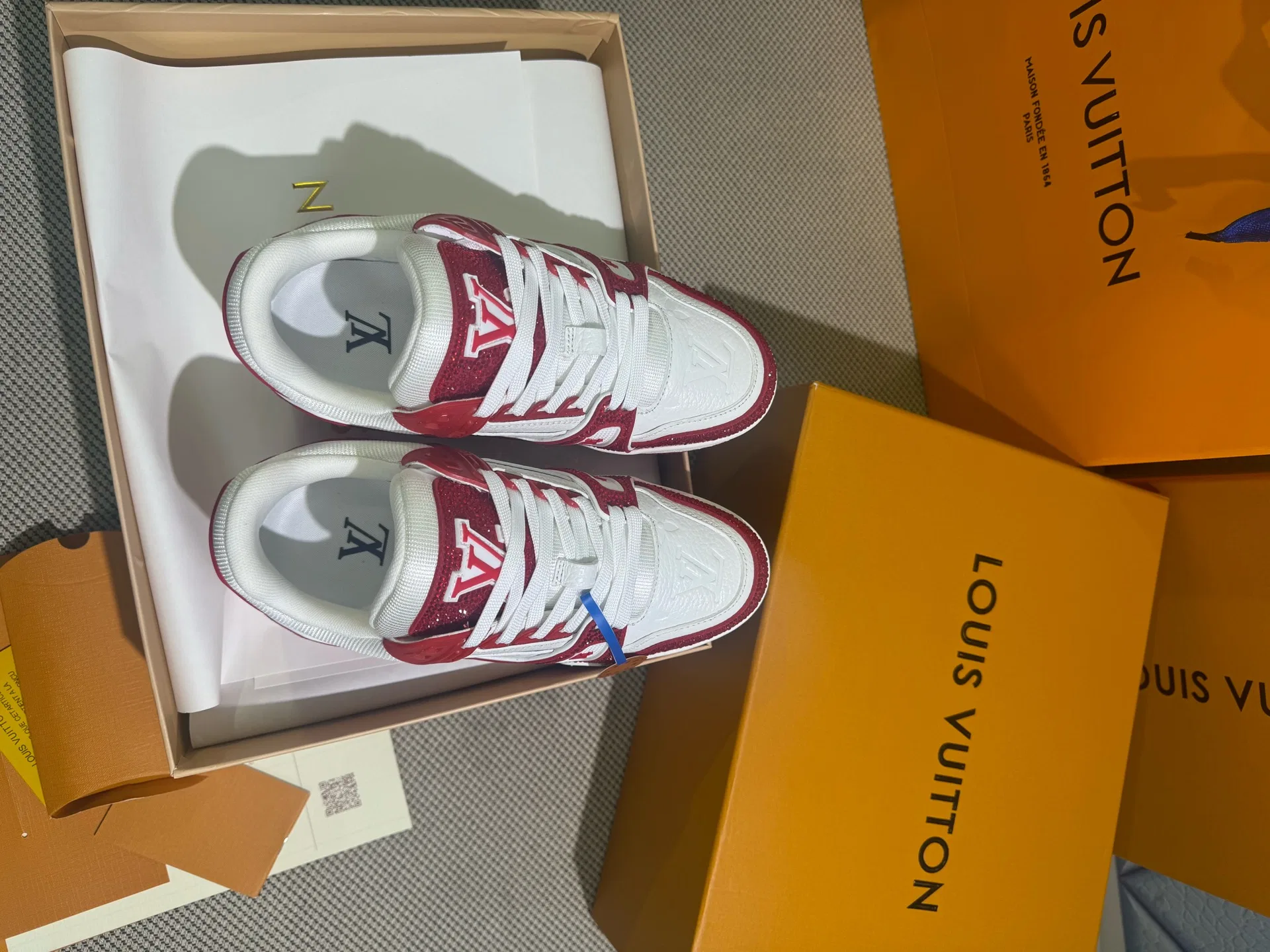 LV 27FW QVUSQNN 225 스니커즈 63