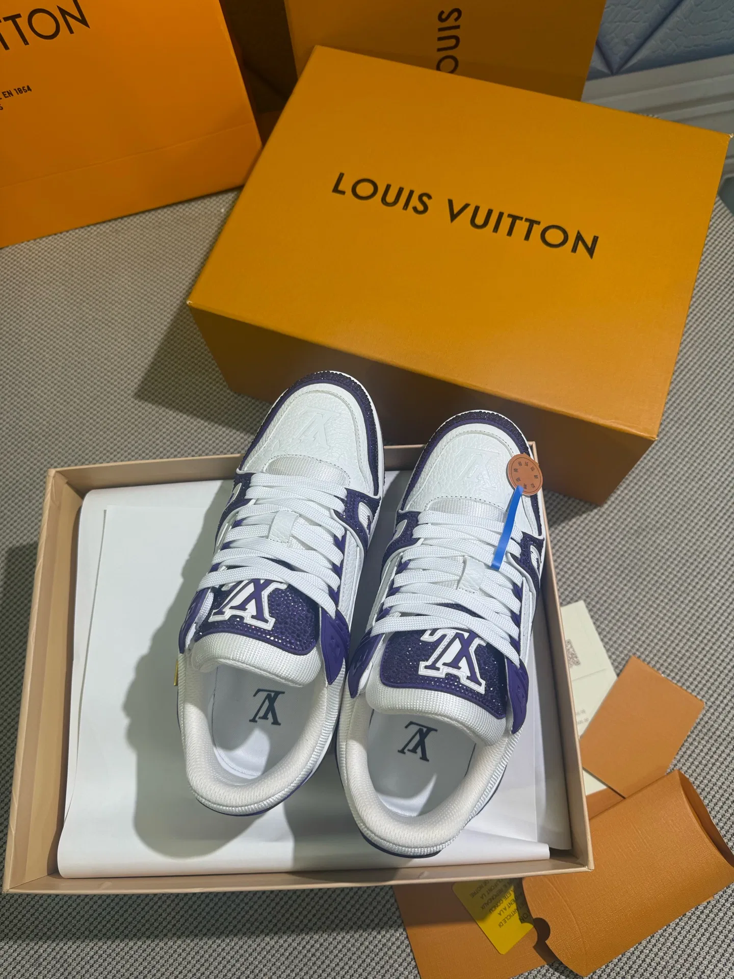 LV 27FW QVUSQNN 225 스니커즈 65