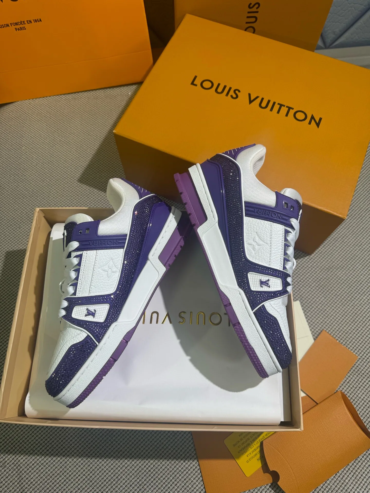LV 27FW QVUSQNN 225 스니커즈 67