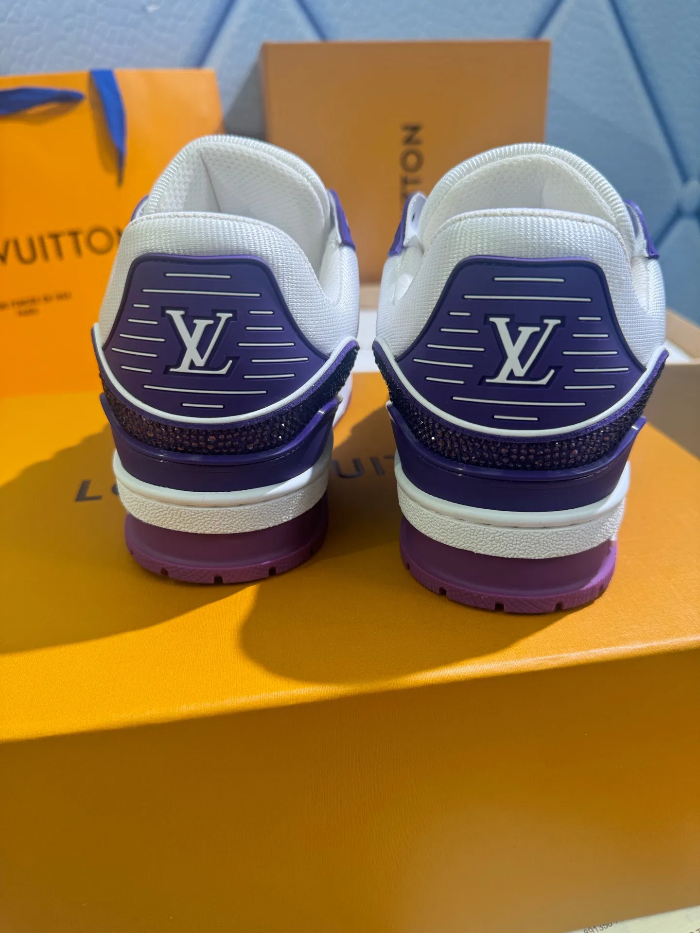LV 27FW QVUSQNN 225 스니커즈 71
