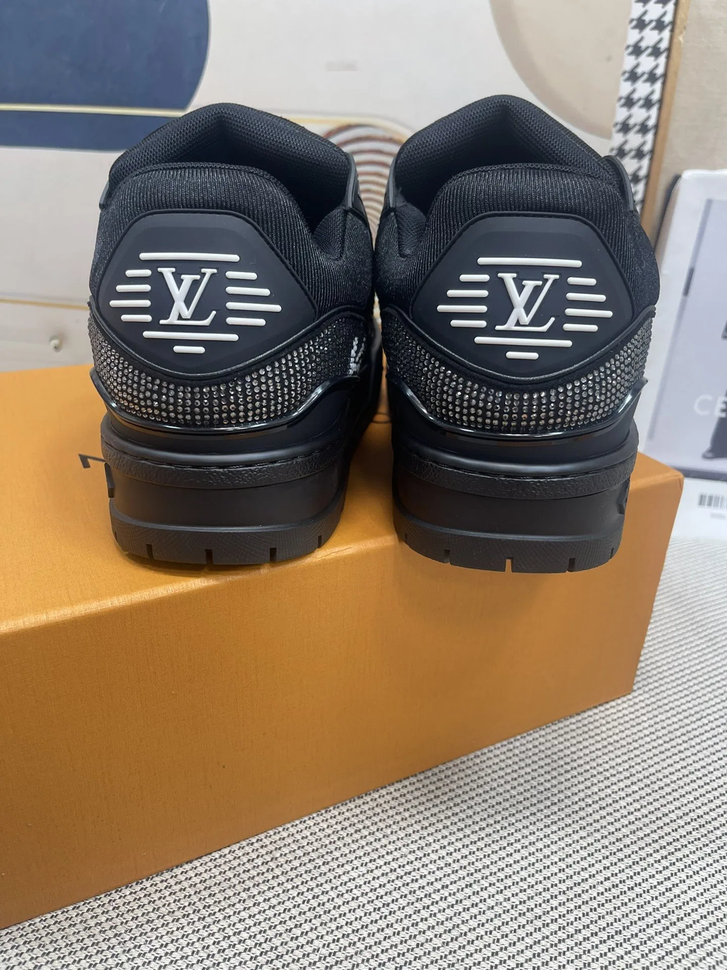 LV 27FW QVUSQNN 226 스니커즈 9