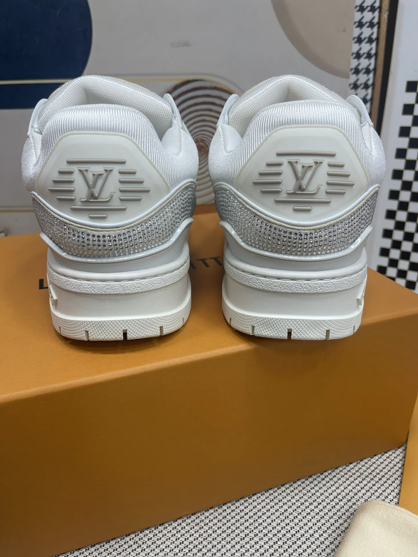 LV 27FW QVUSQNN 226 스니커즈 17