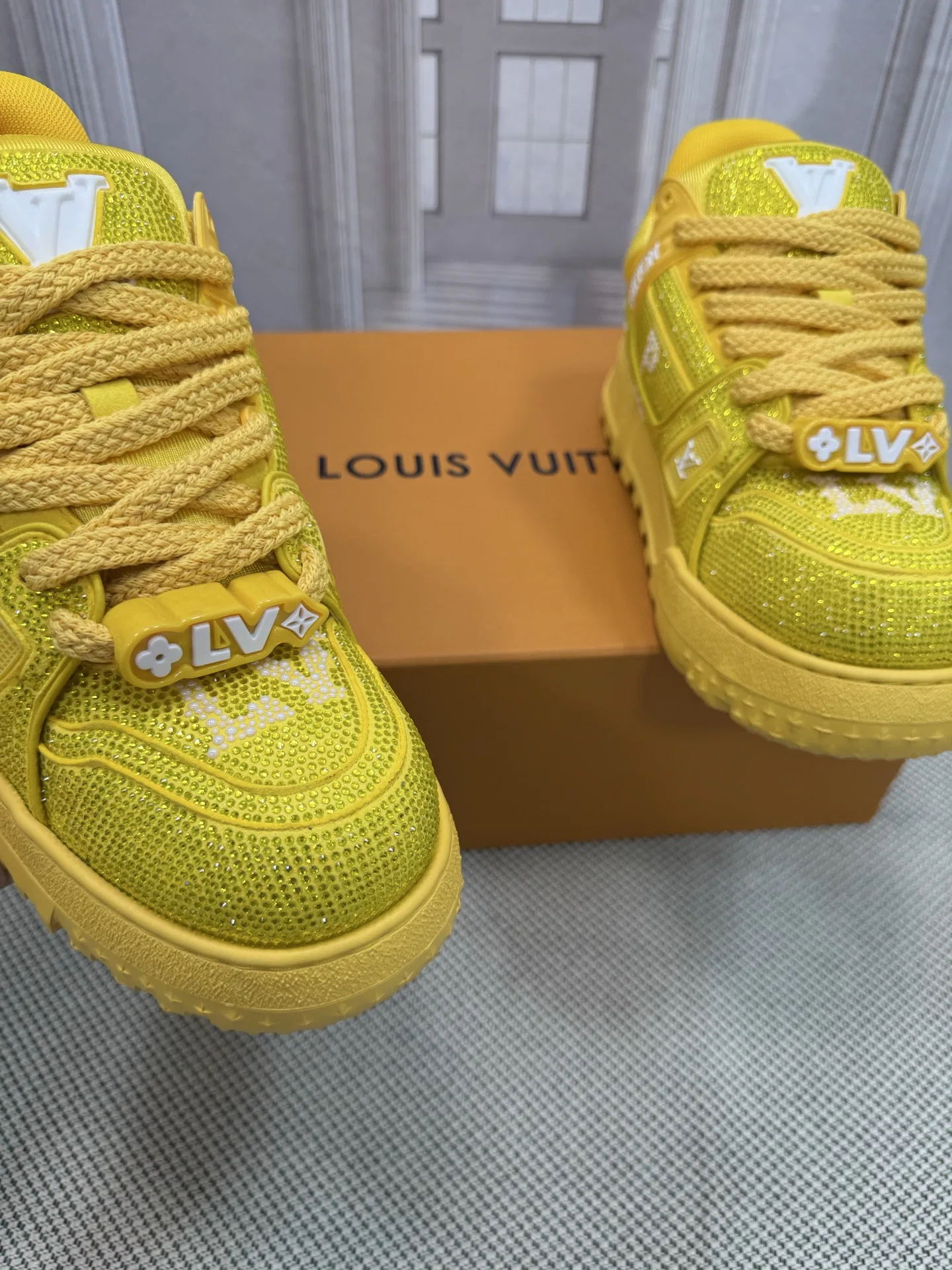 LV 27FW QVUSQNN 226 스니커즈 23