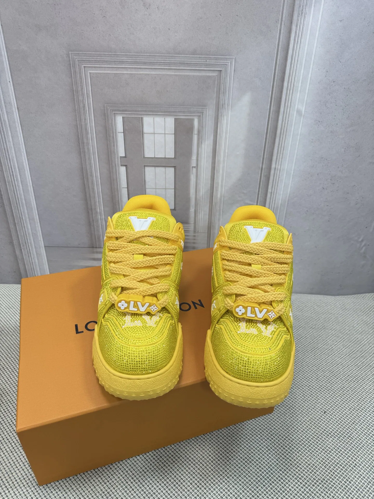 LV 27FW QVUSQNN 226 스니커즈 24