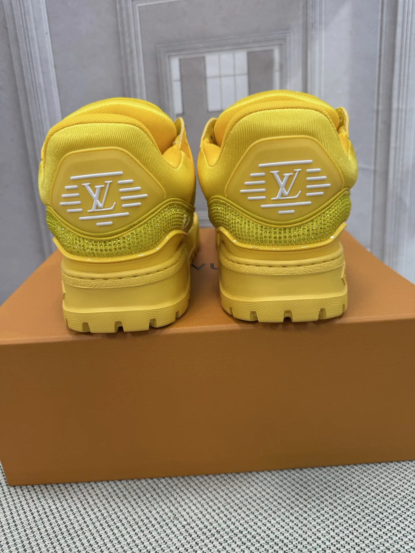 LV 27FW QVUSQNN 226 스니커즈 25