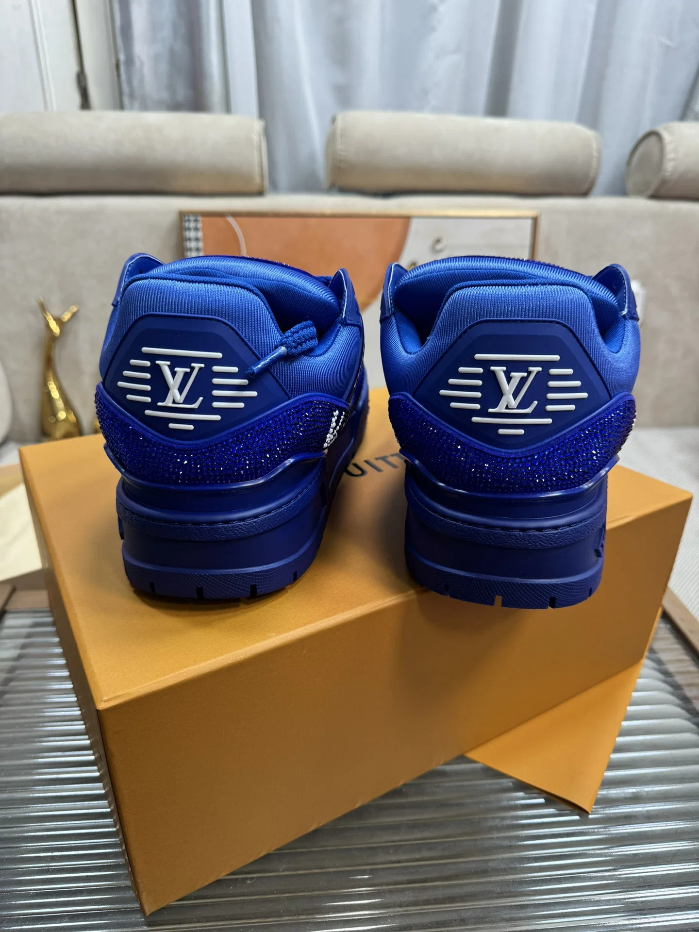 LV 27FW QVUSQNN 226 스니커즈 32