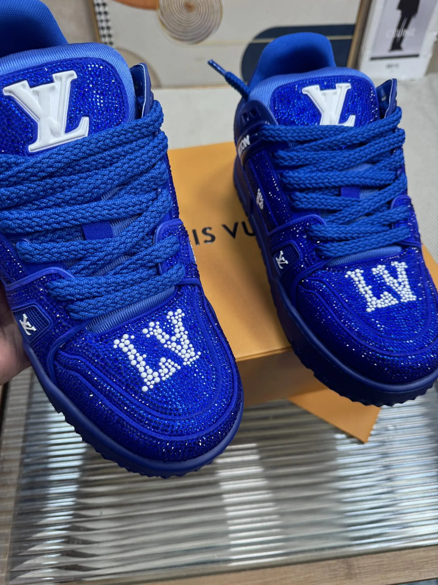 LV 27FW QVUSQNN 226 스니커즈 36