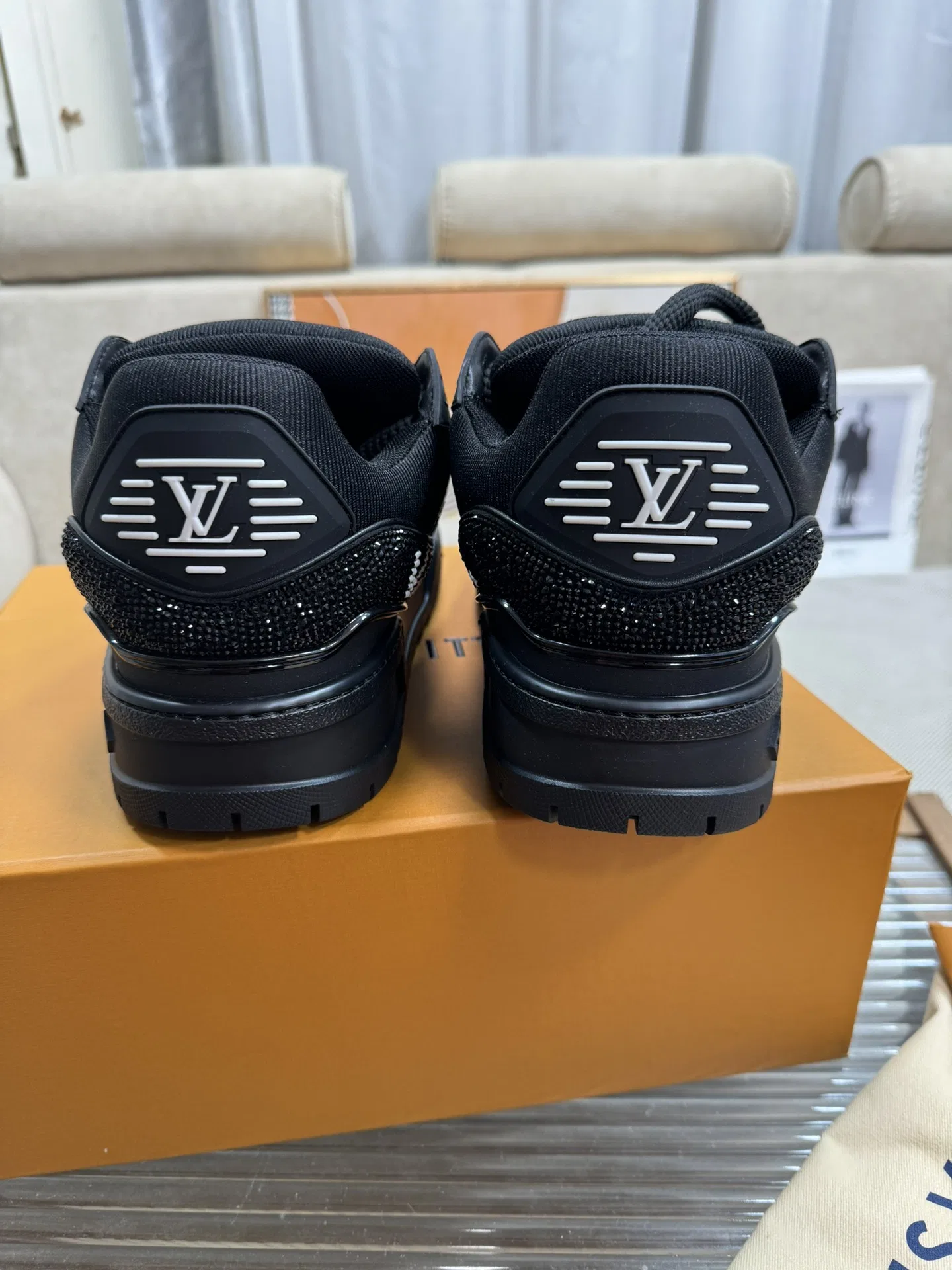 LV 27FW QVUSQNN 227 스니커즈 25