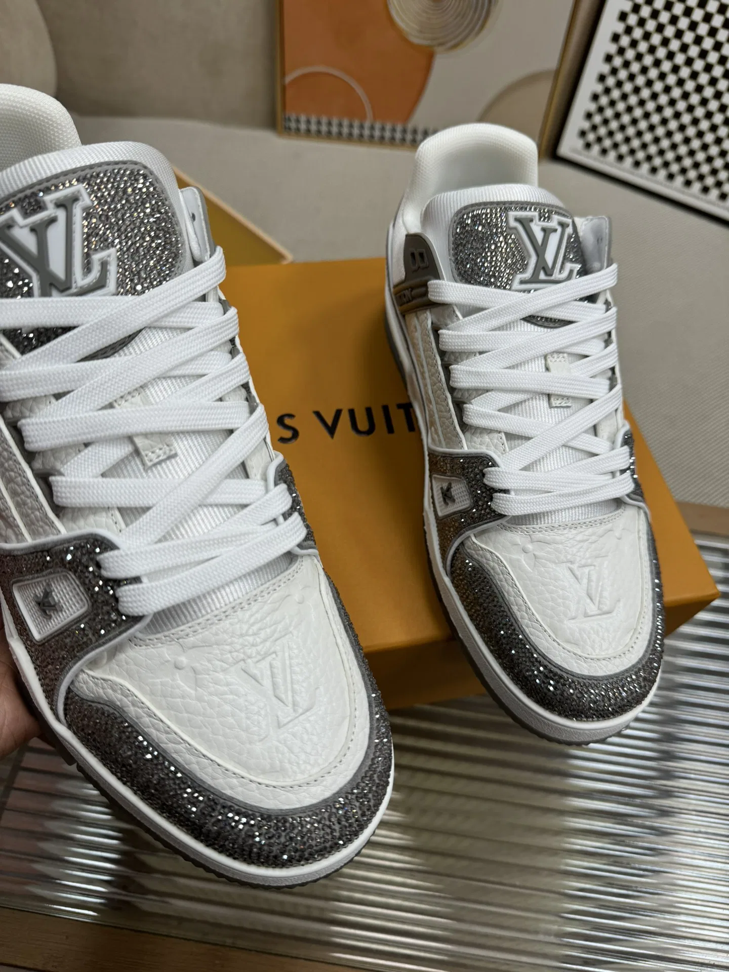 LV 27FW QVUSQNN 227 스니커즈 36
