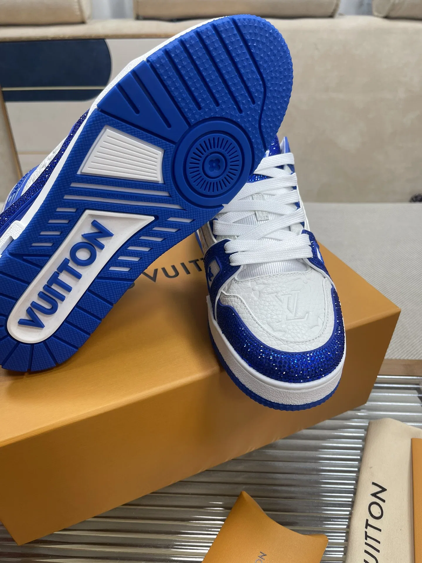 LV 27FW QVUSQNN 227 스니커즈 60