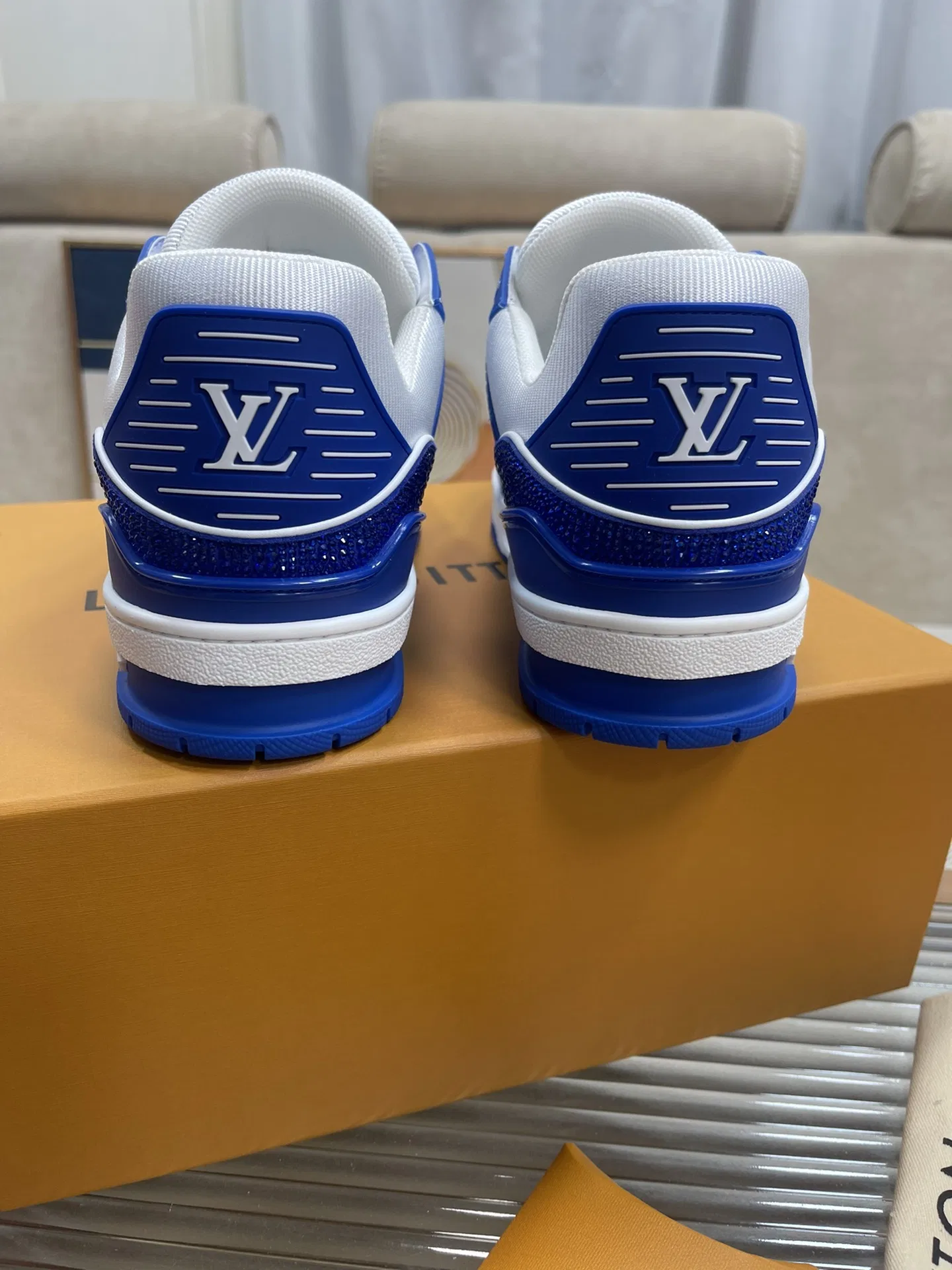 LV 27FW QVUSQNN 227 스니커즈 62