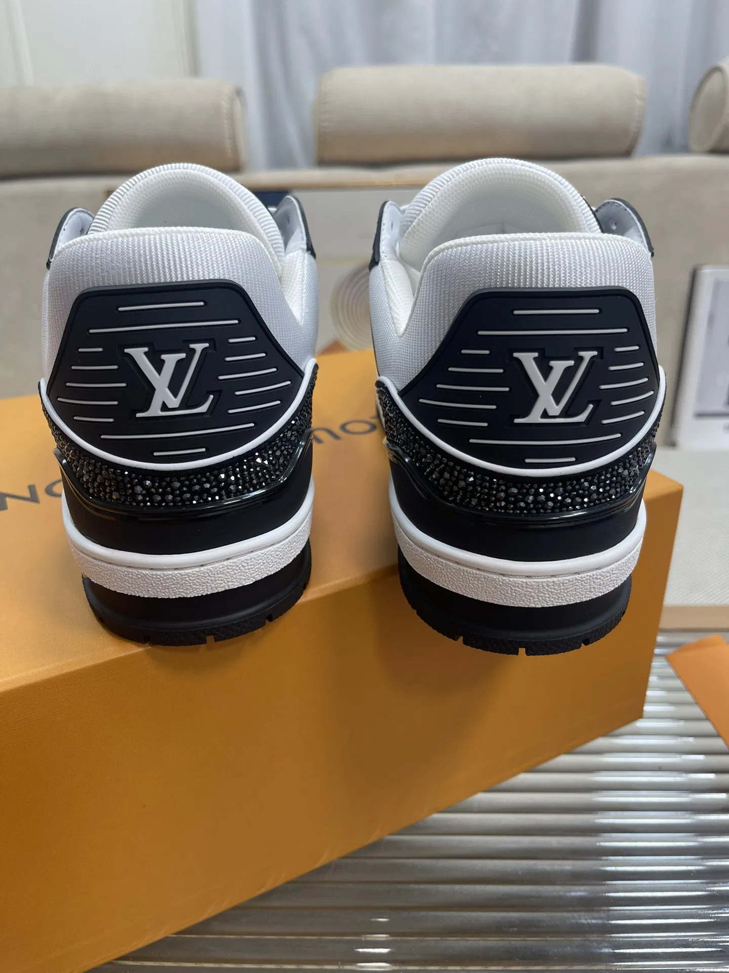 LV 27FW QVUSQNN 227 스니커즈 71