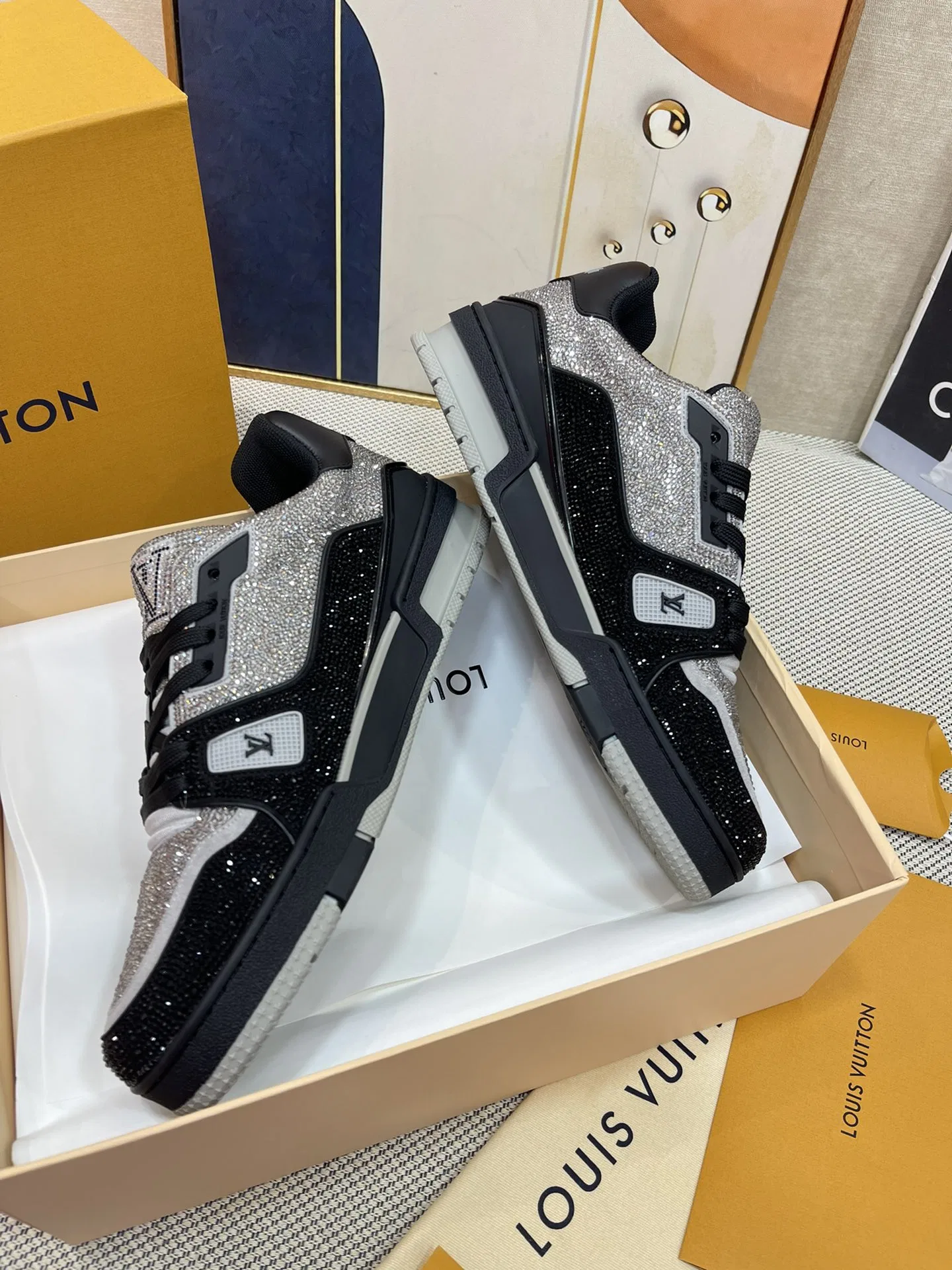 LV 27FW QVUSQNN 227 스니커즈 76