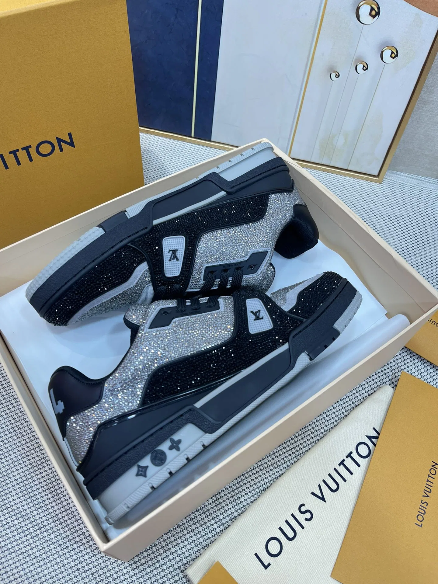 LV 27FW QVUSQNN 227 스니커즈 78