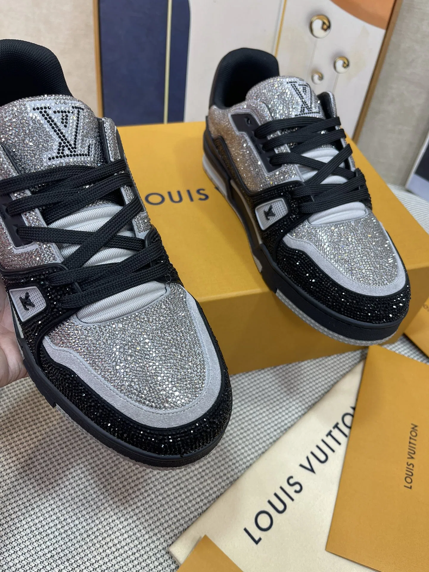 LV 27FW QVUSQNN 227 스니커즈 79