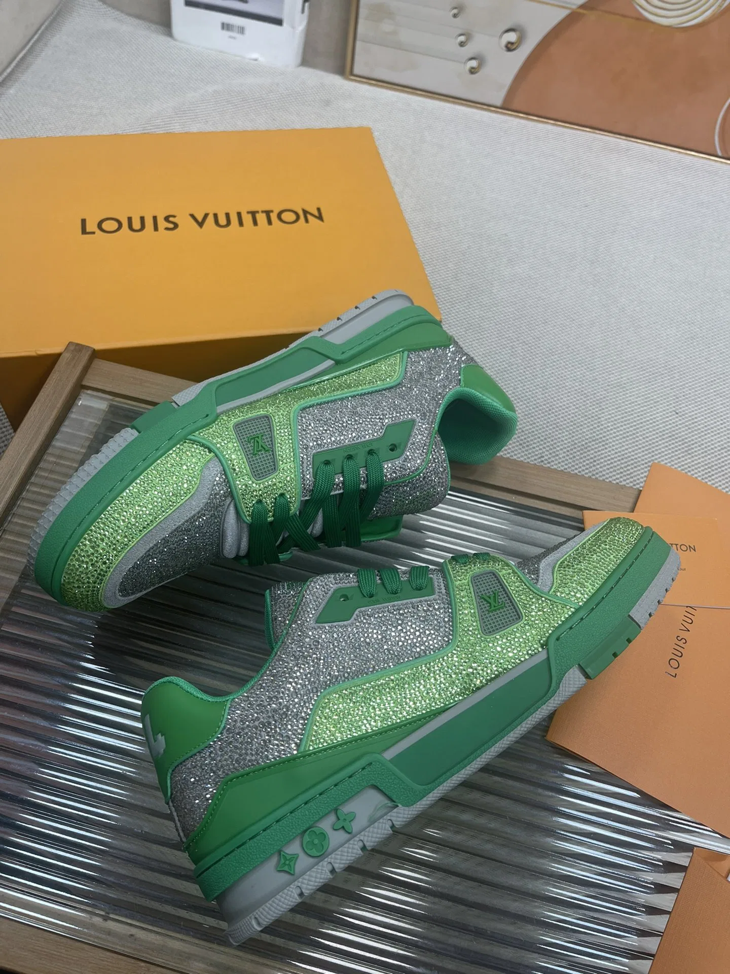 LV 27FW QVUSQNN 228 스니커즈 15