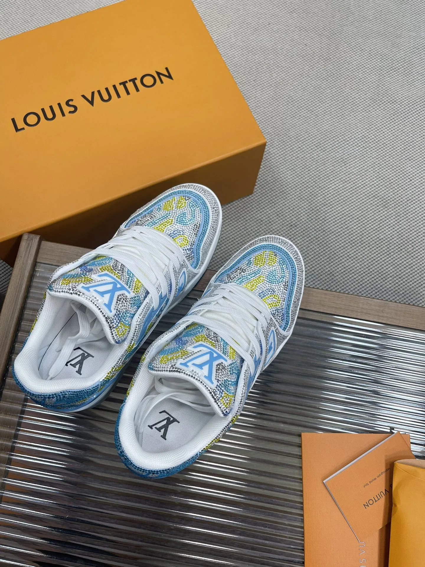LV 27FW QVUSQNN 228 스니커즈 20