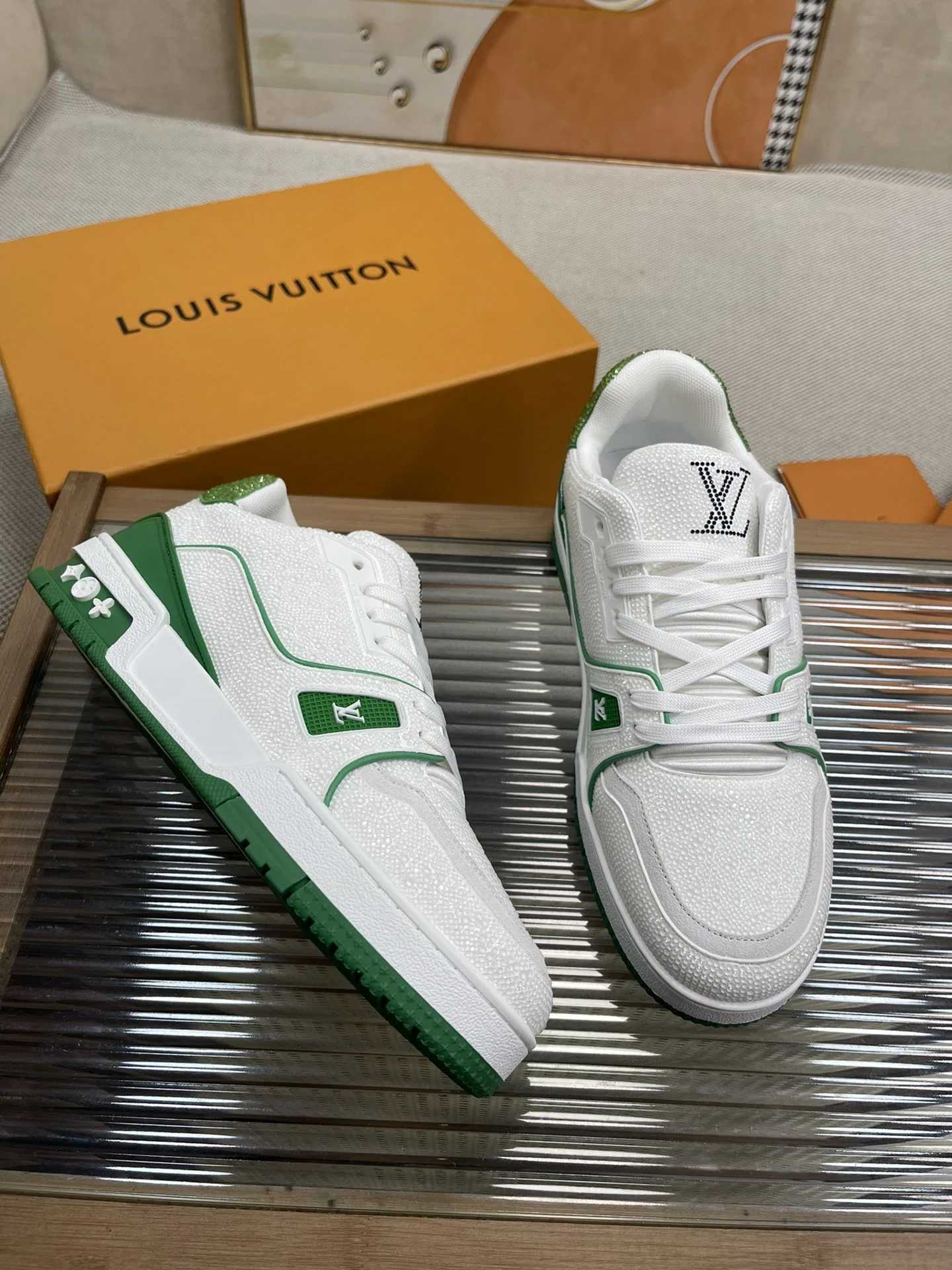 LV 27FW QVUSQNN 228 스니커즈 29