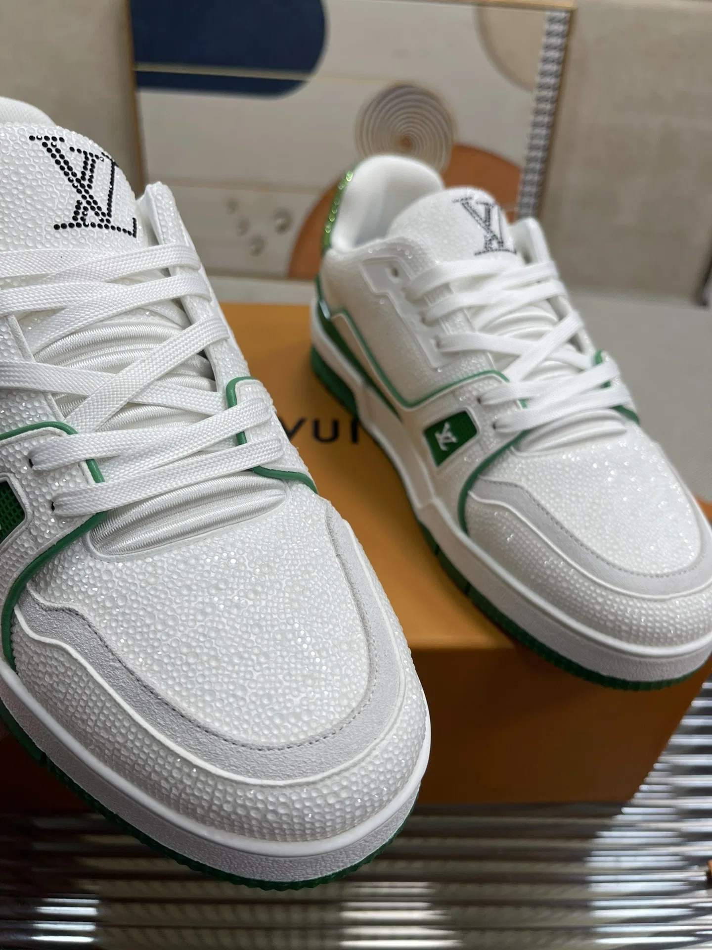 LV 27FW QVUSQNN 228 스니커즈 34