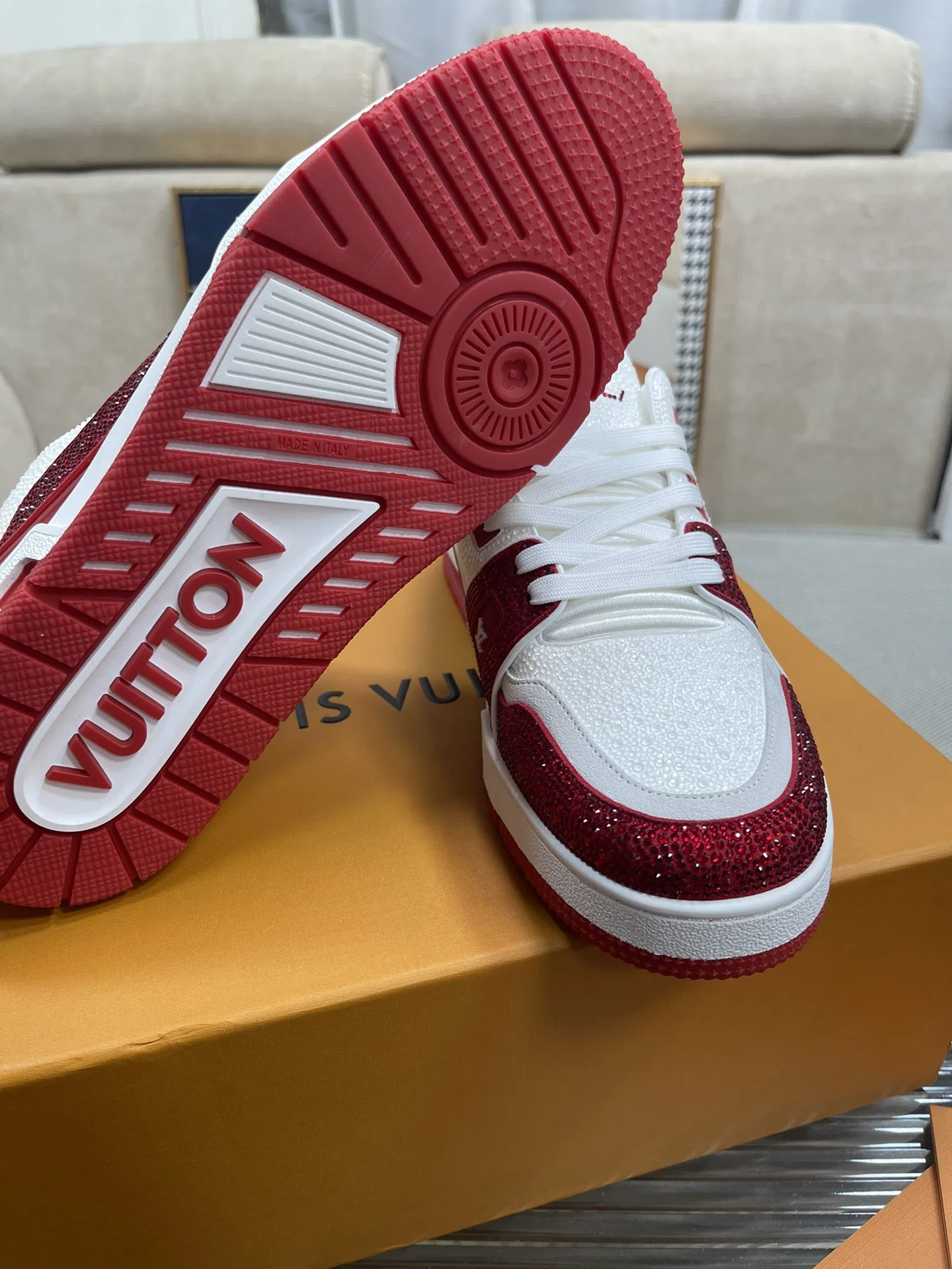 LV 27FW QVUSQNN 228 스니커즈 42
