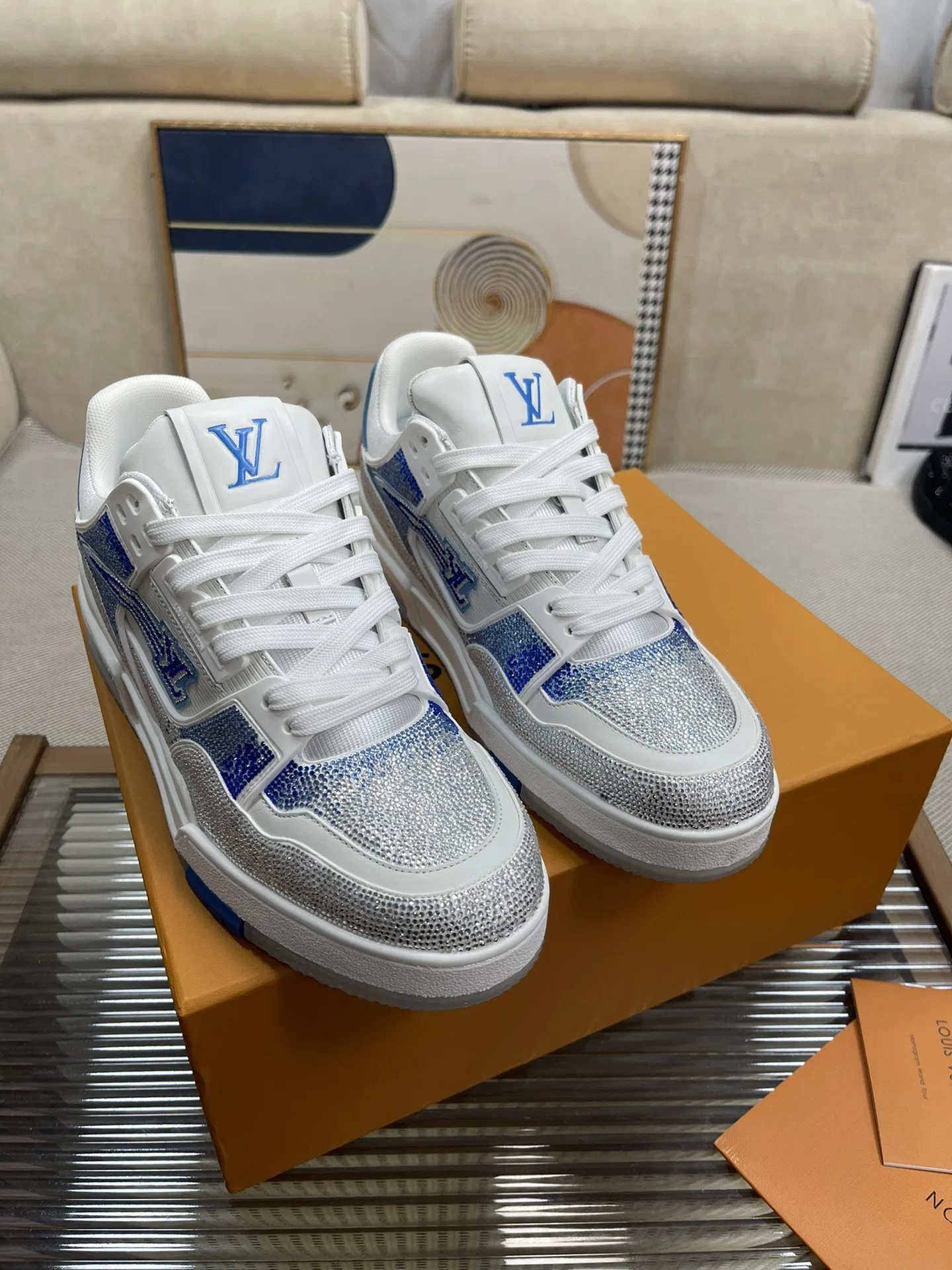 LV 27FW QVUSQNN 228 스니커즈 46