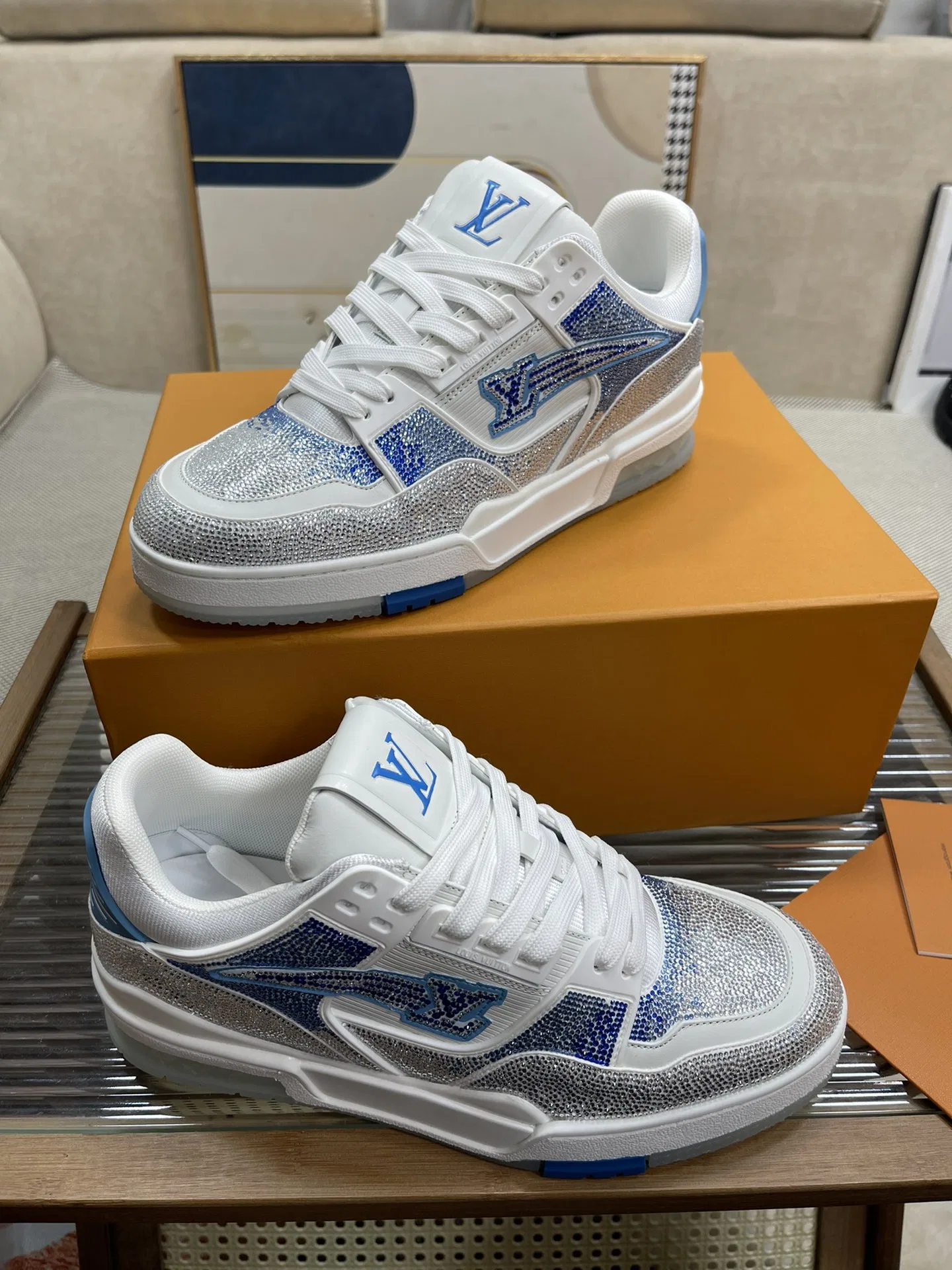 LV 27FW QVUSQNN 228 스니커즈 48