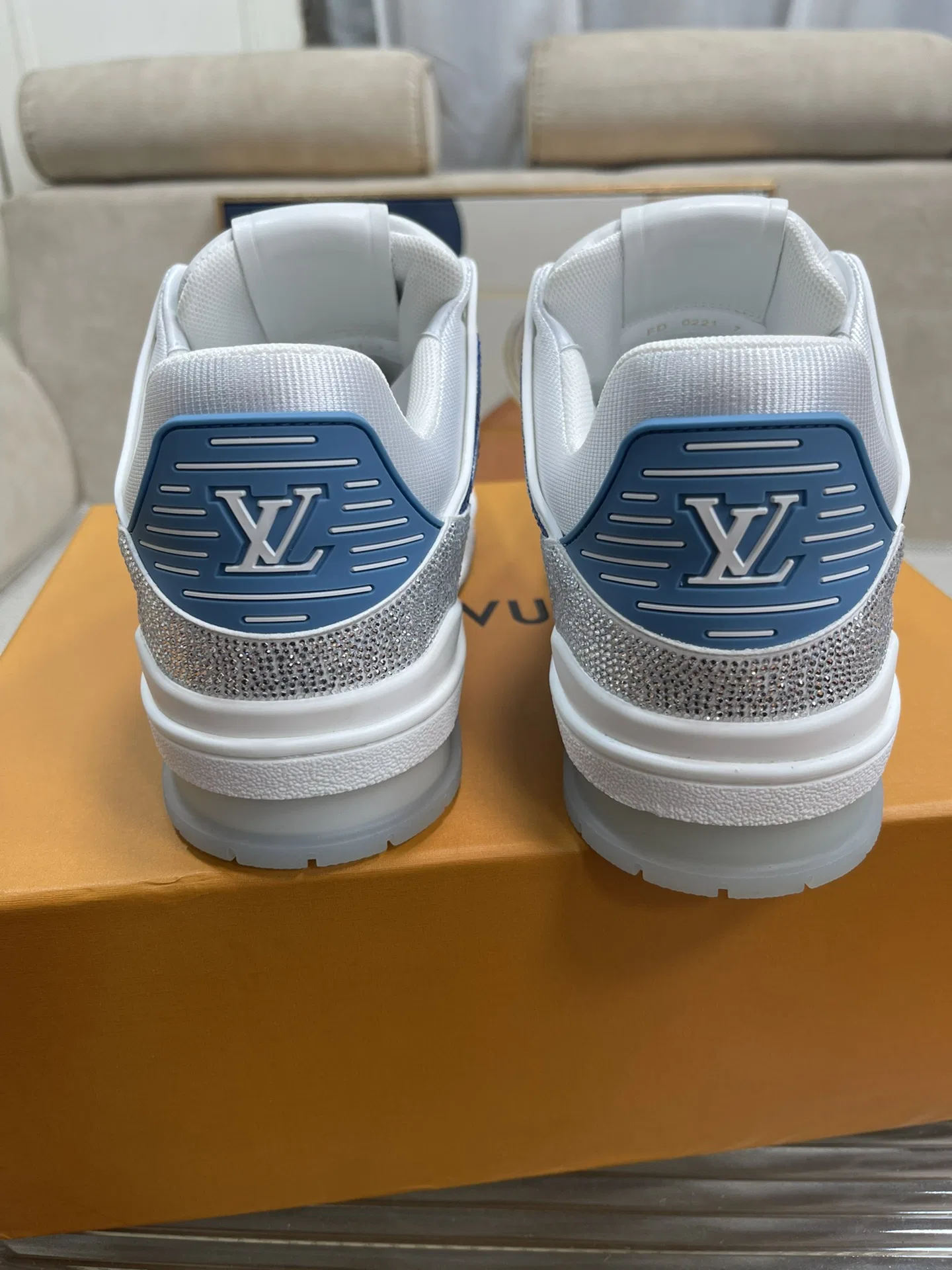 LV 27FW QVUSQNN 228 스니커즈 53