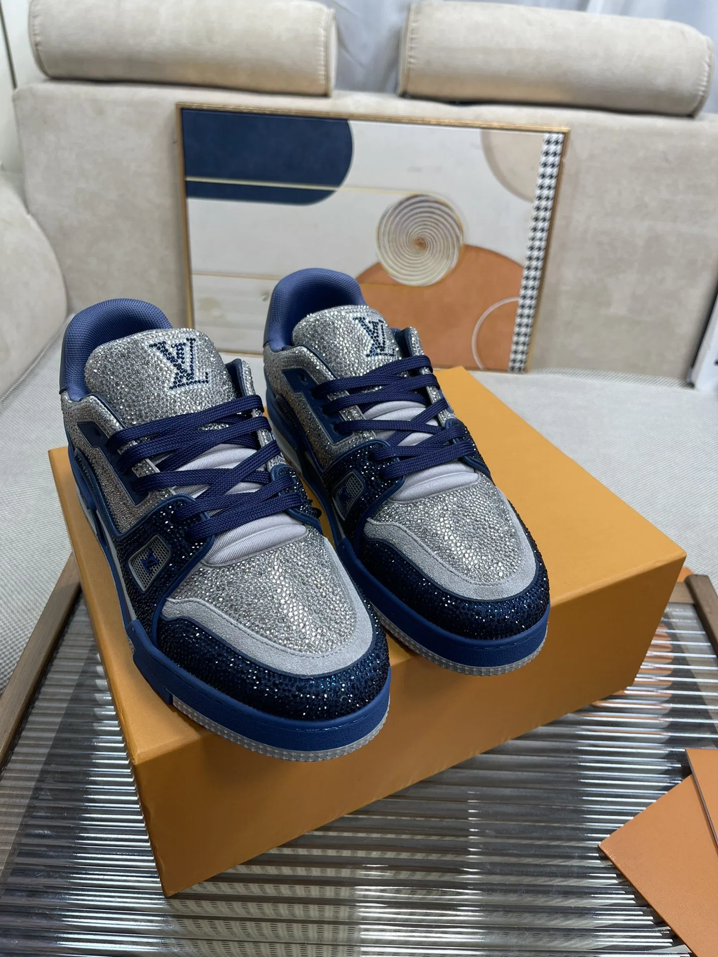 LV 27FW QVUSQNN 228 스니커즈 55