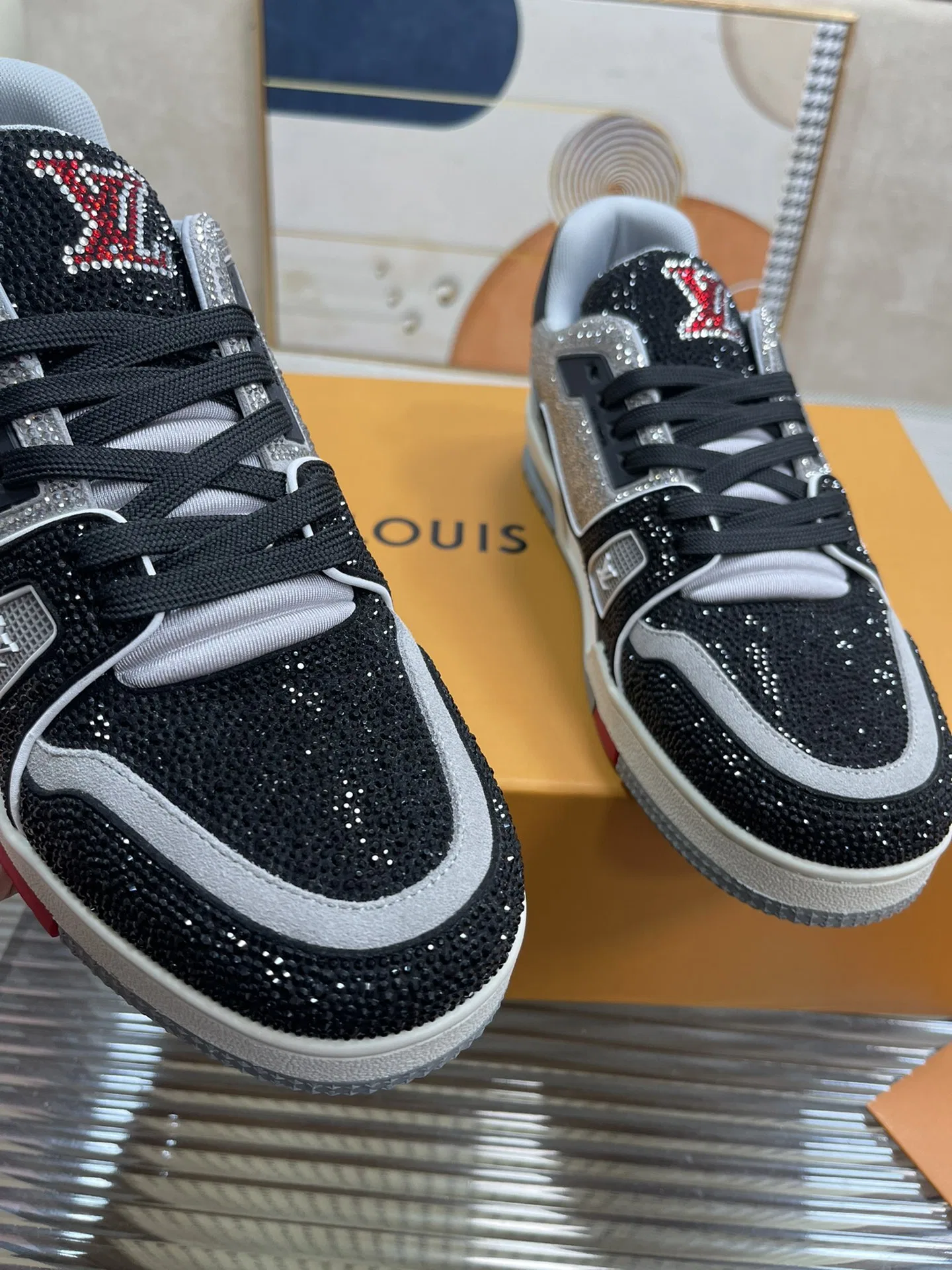 LV 27FW QVUSQNN 228 스니커즈 77