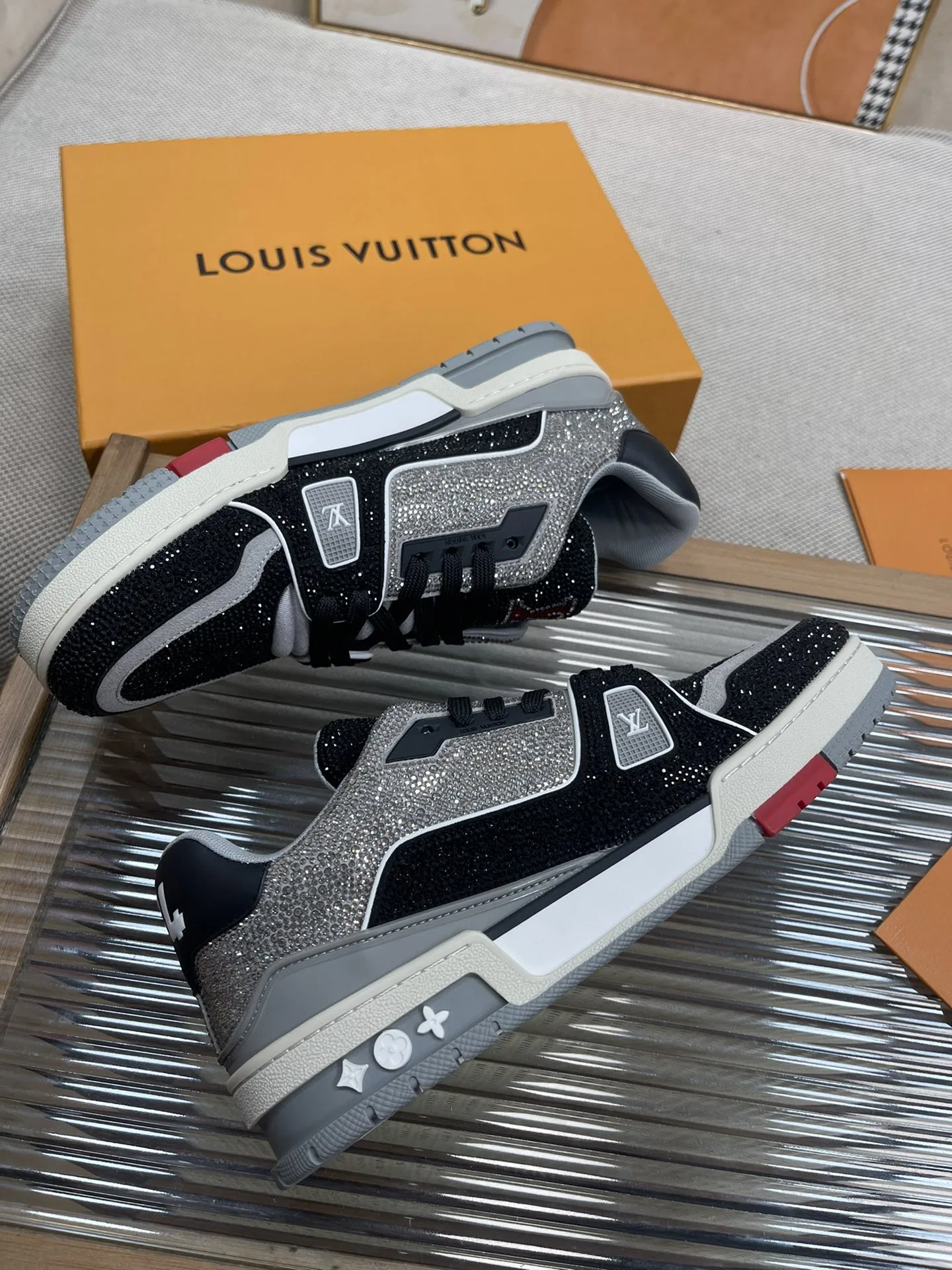 LV 27FW QVUSQNN 228 스니커즈 78