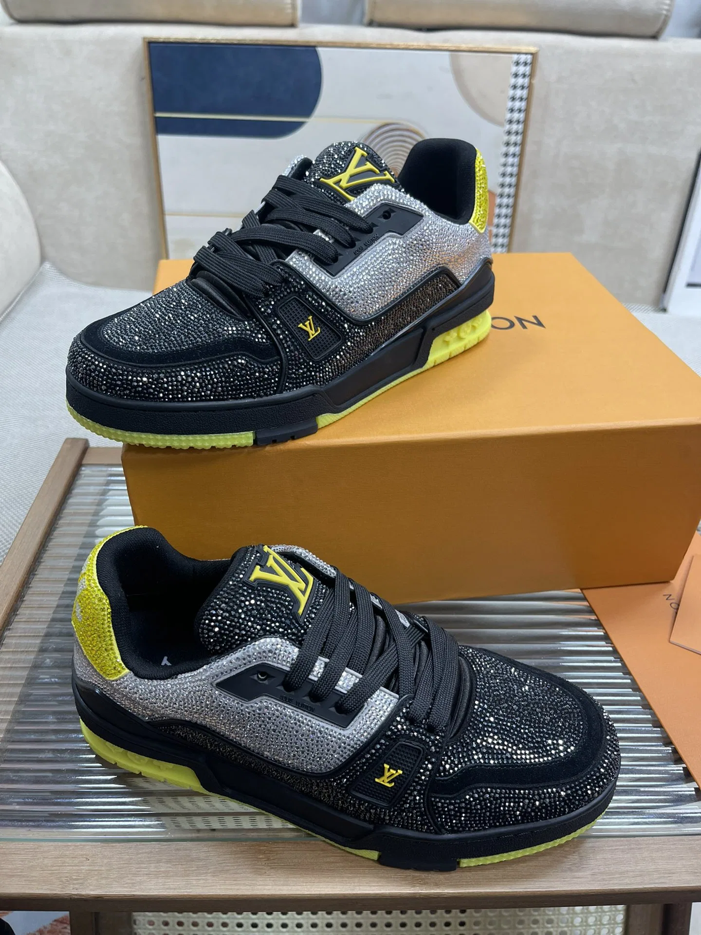 LV 27FW QVUSQNN 228 스니커즈 84