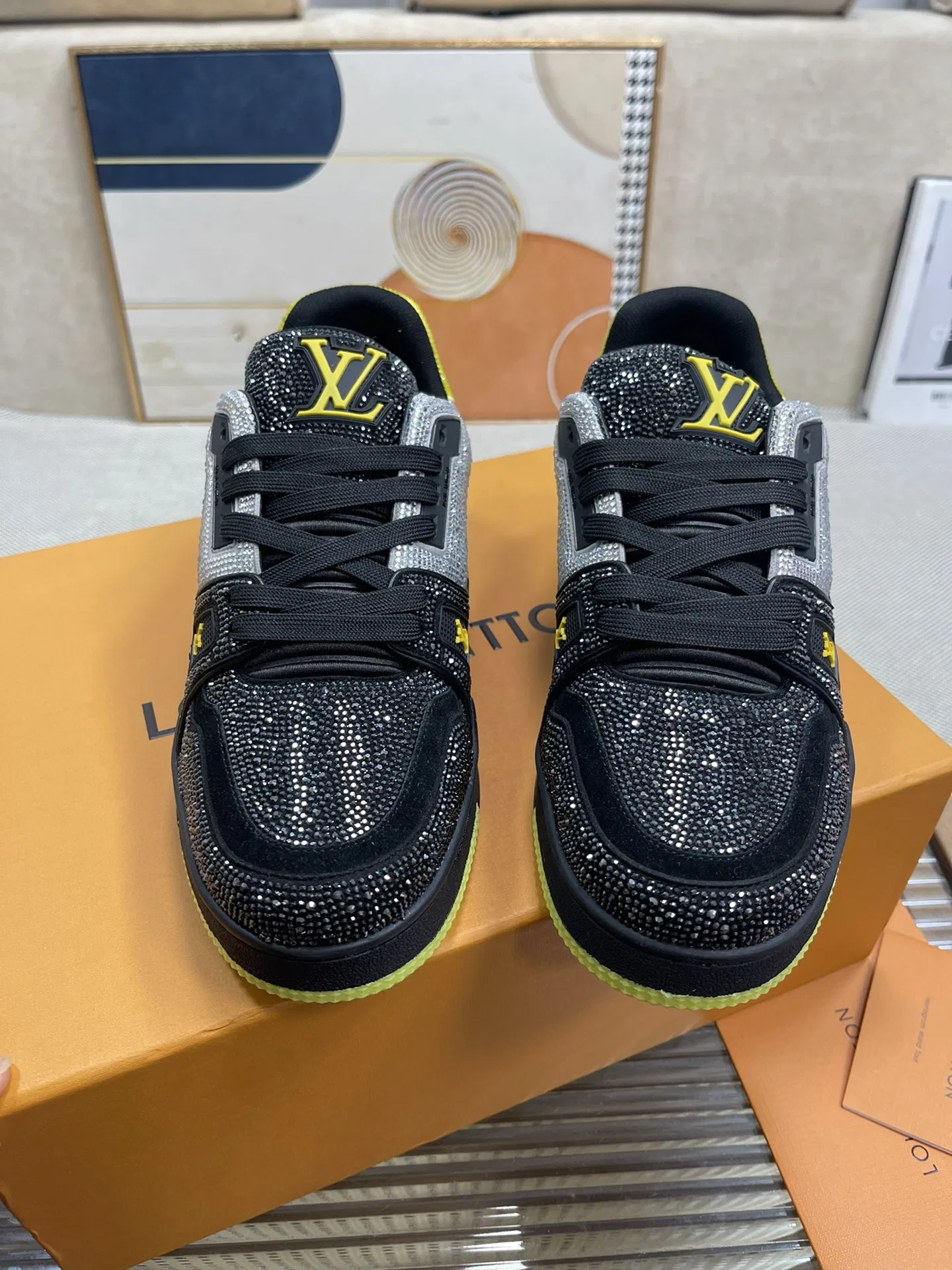 LV 27FW QVUSQNN 228 스니커즈 86