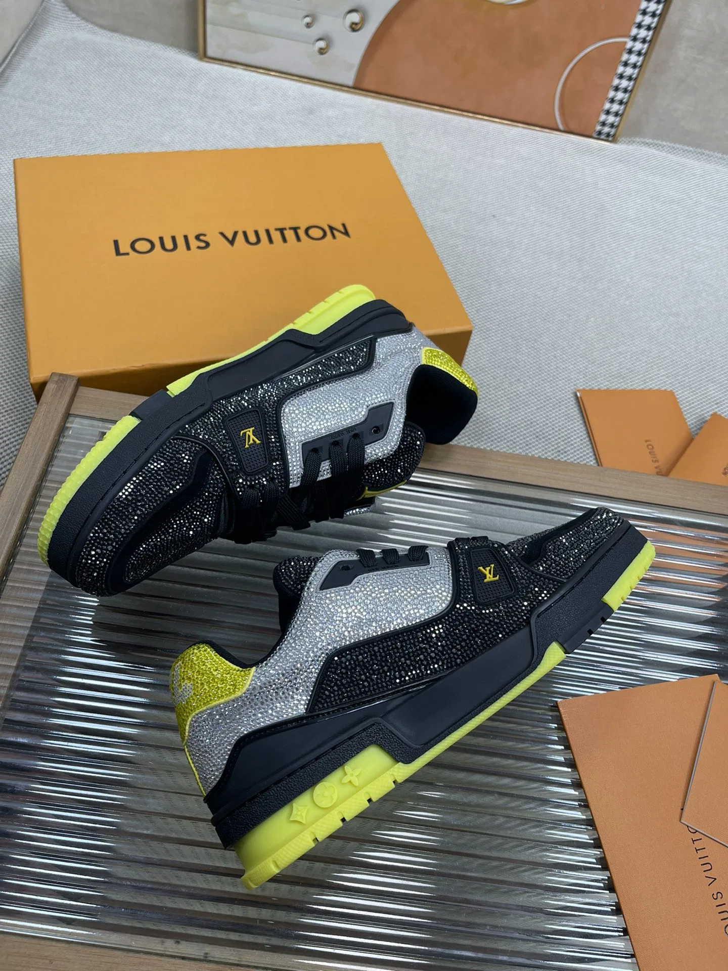 LV 27FW QVUSQNN 228 스니커즈 89
